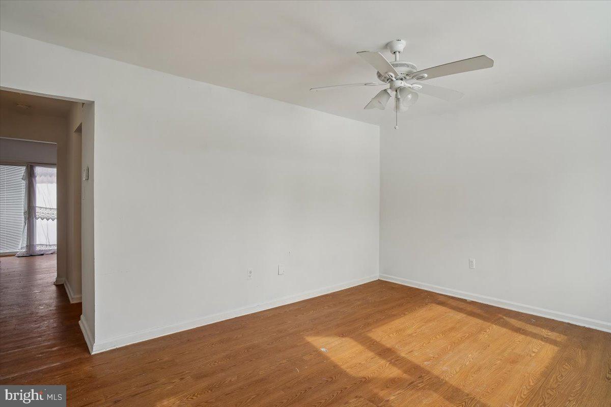 HAWTHORNE SQUARE - Residential