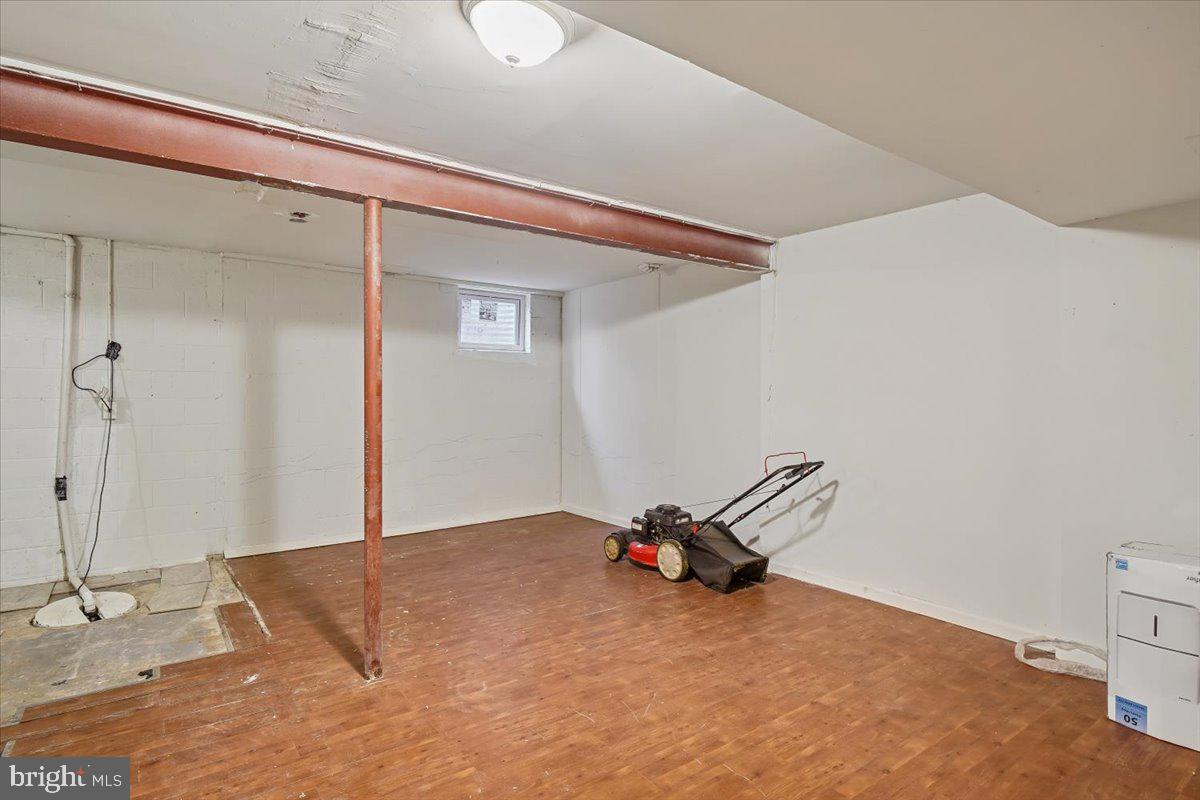 HAWTHORNE SQUARE - Residential