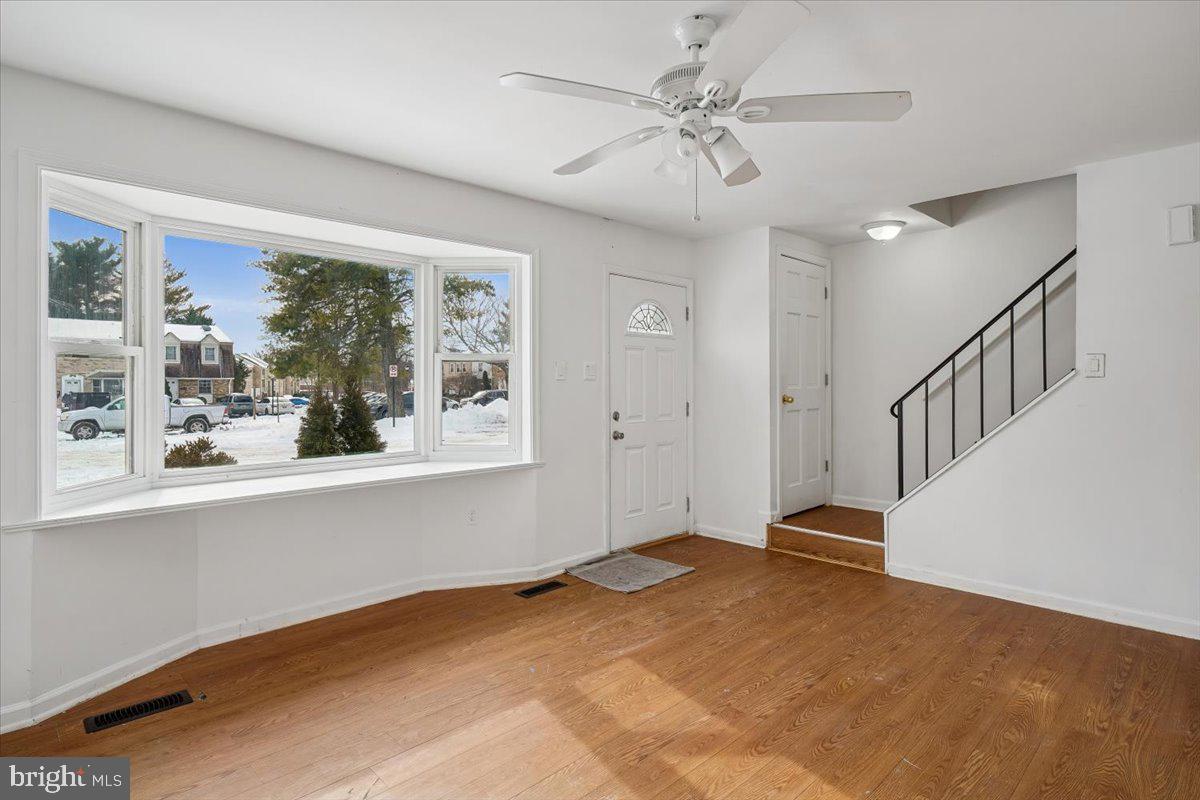 HAWTHORNE SQUARE - Residential