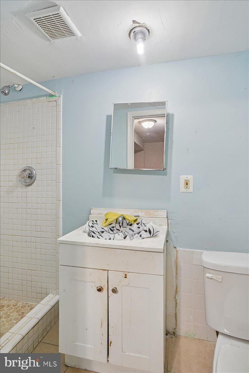 HAWTHORNE SQUARE - Residential