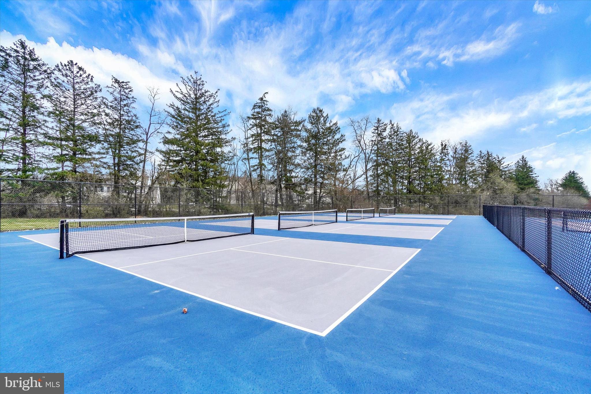 ROYAL OAKS - Residential