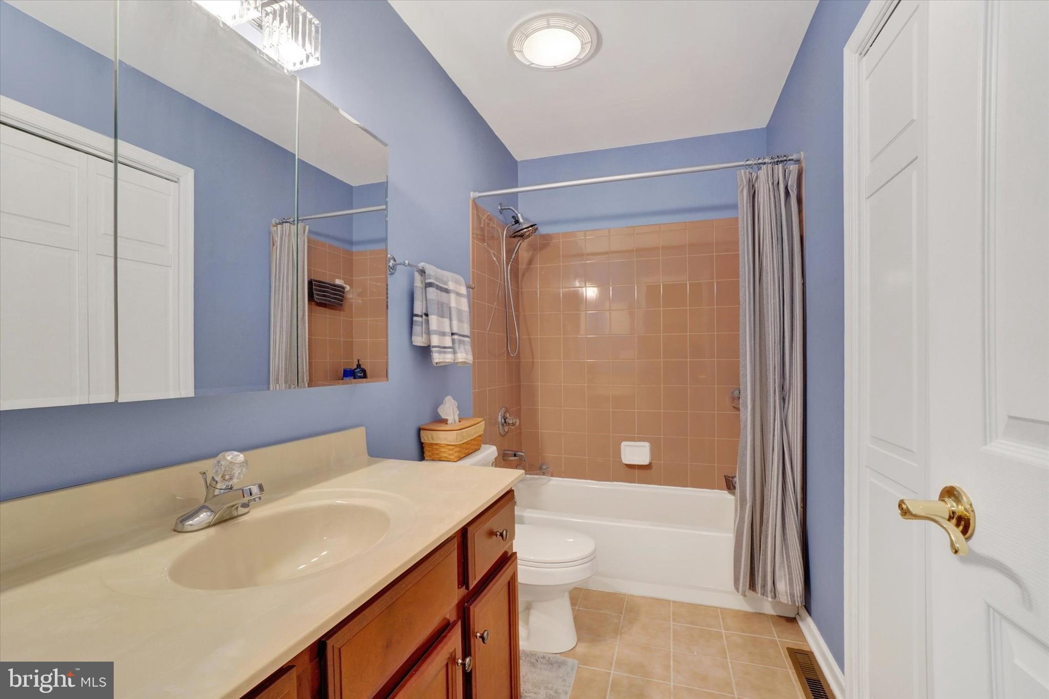 ROYAL OAKS - Residential