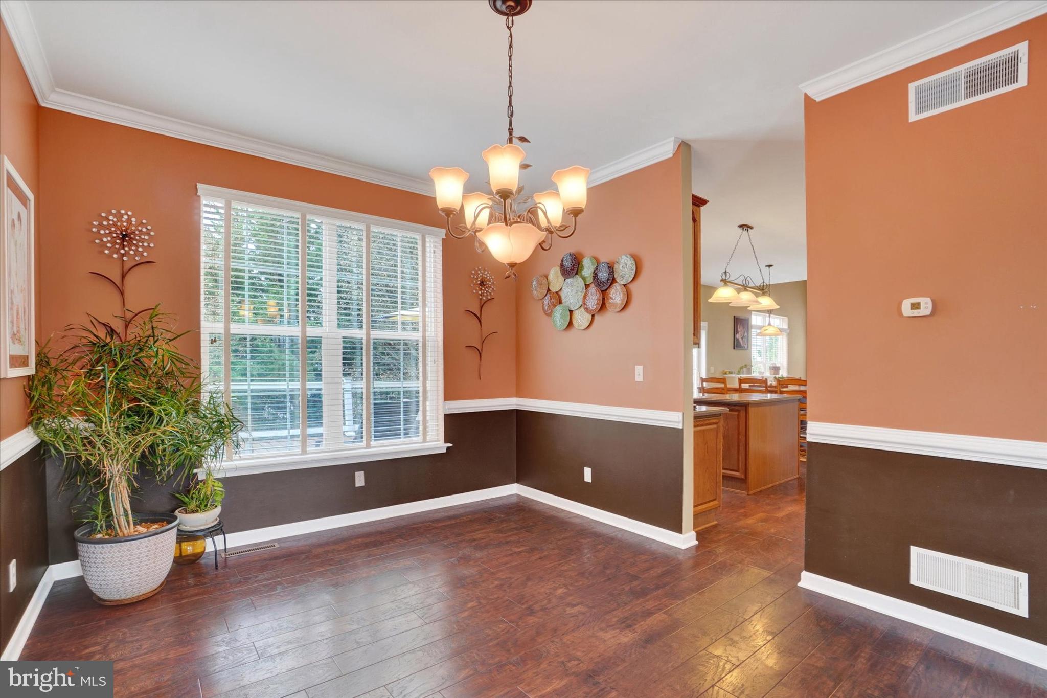 ROYAL OAKS - Residential