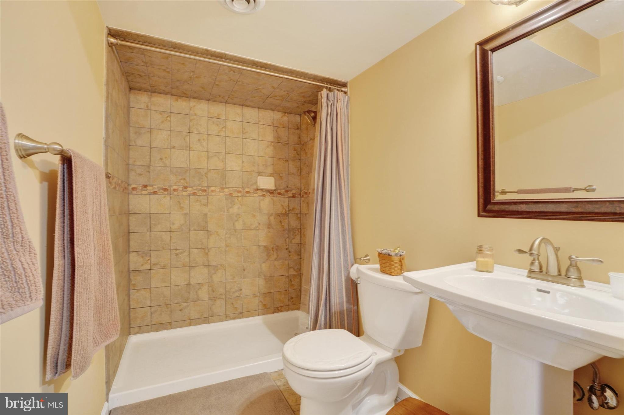 ROYAL OAKS - Residential