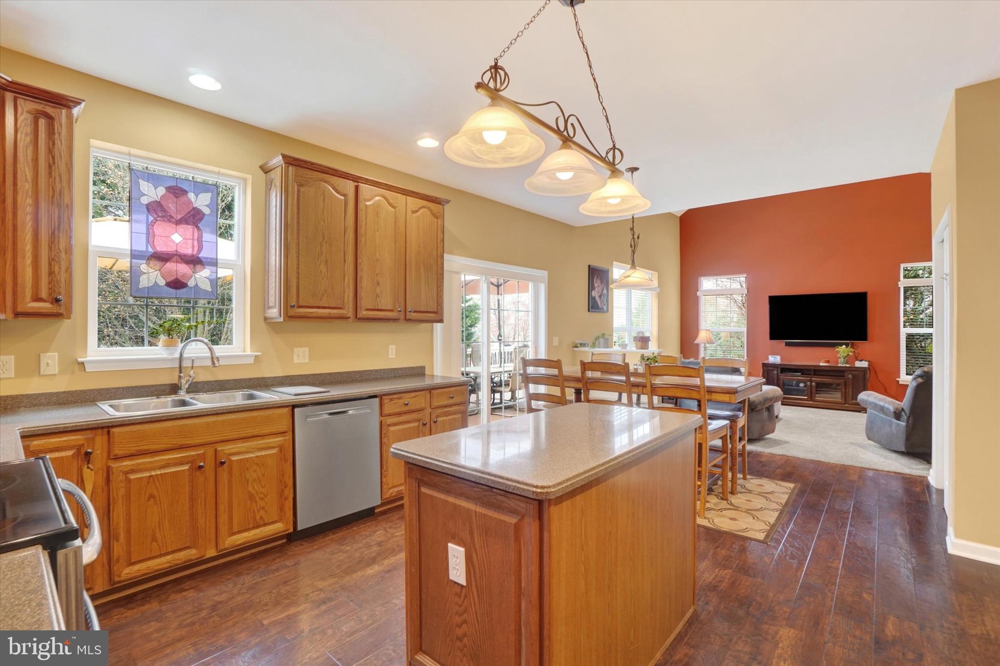 ROYAL OAKS - Residential