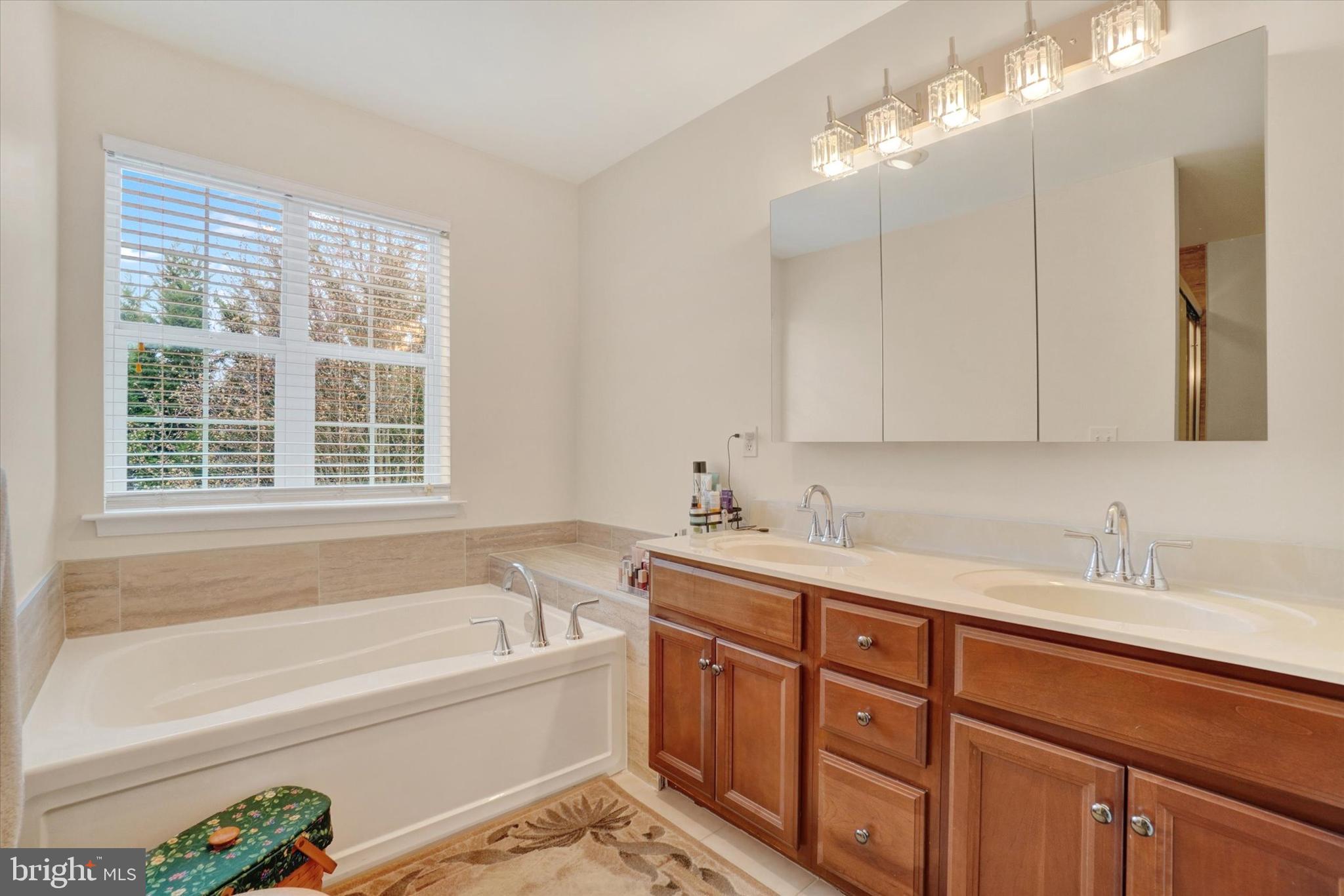 ROYAL OAKS - Residential