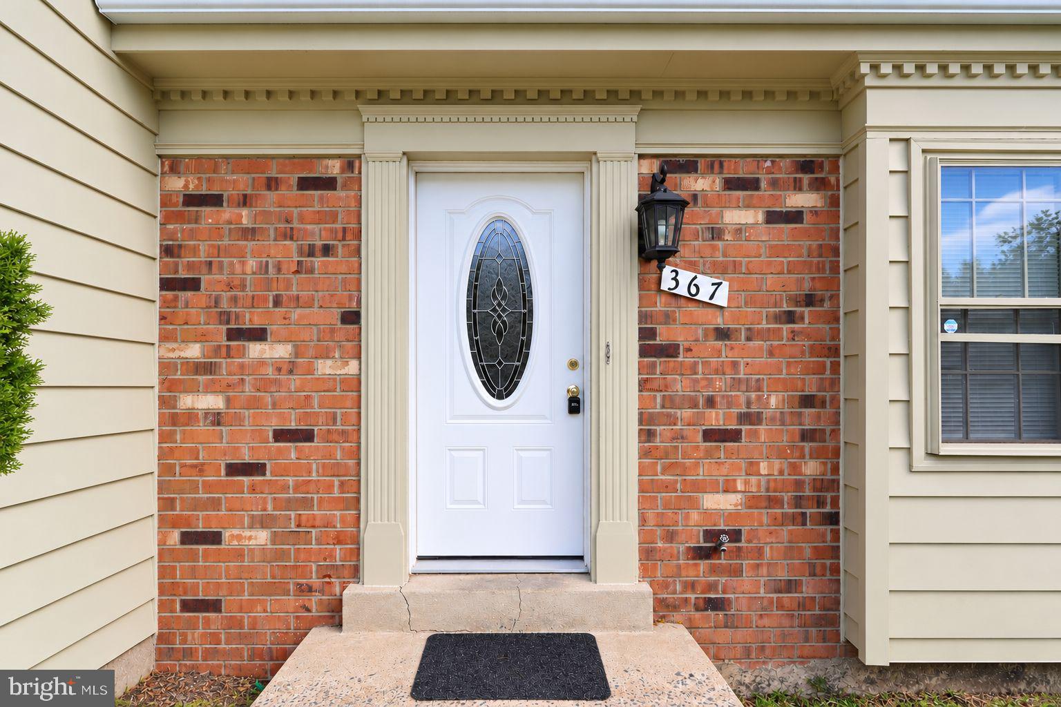 367 LINDEN COURT