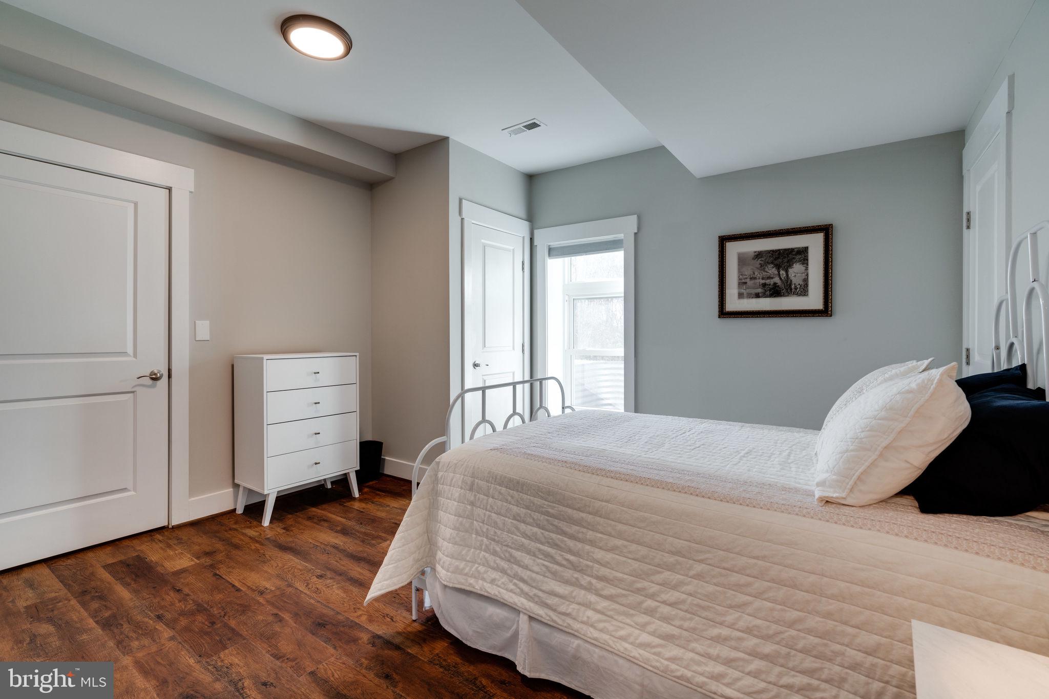 SUMMERVIEW POINT - Residential