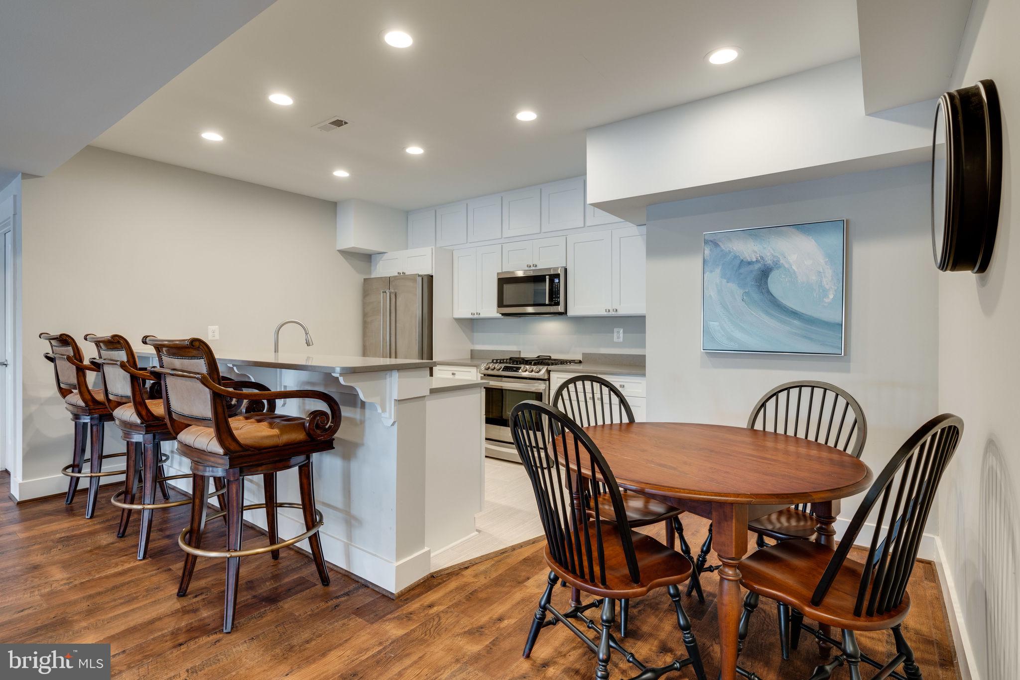 SUMMERVIEW POINT - Residential