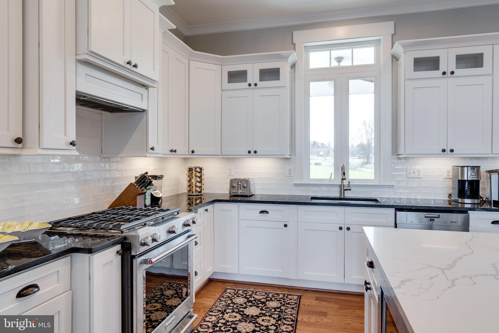 SUMMERVIEW POINT - Residential