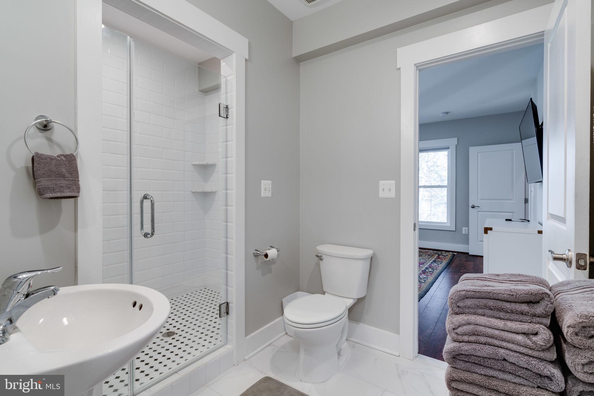 SUMMERVIEW POINT - Residential