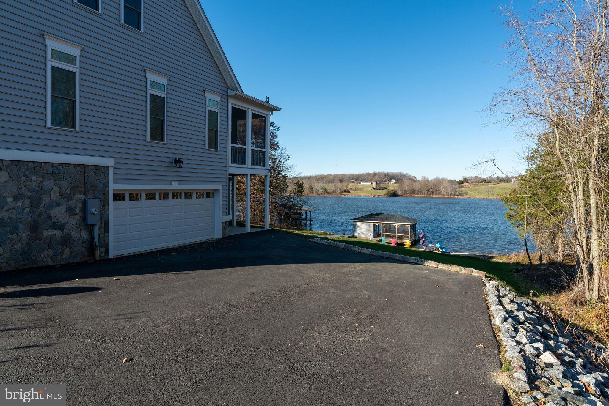 SUMMERVIEW POINT - Residential