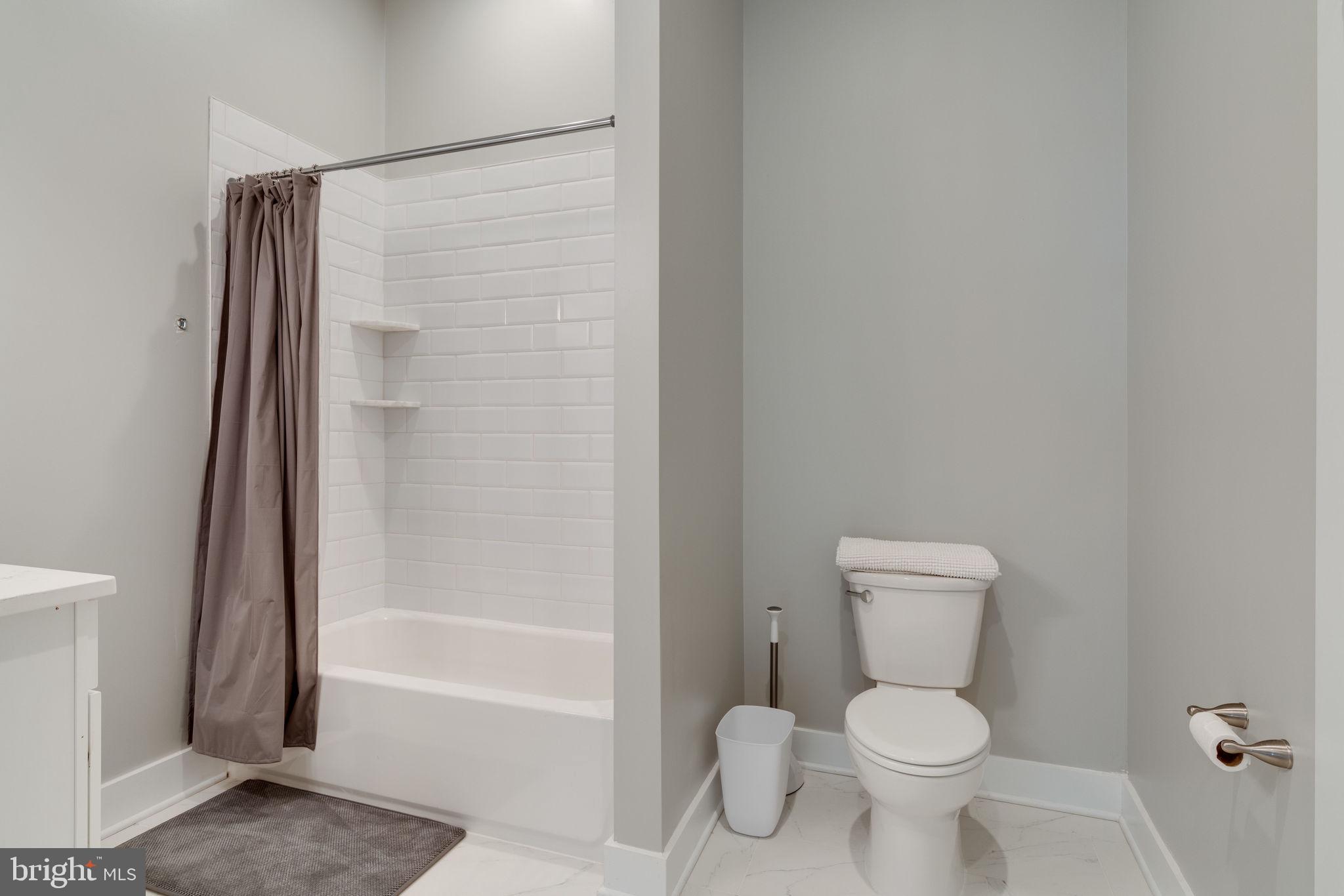 SUMMERVIEW POINT - Residential