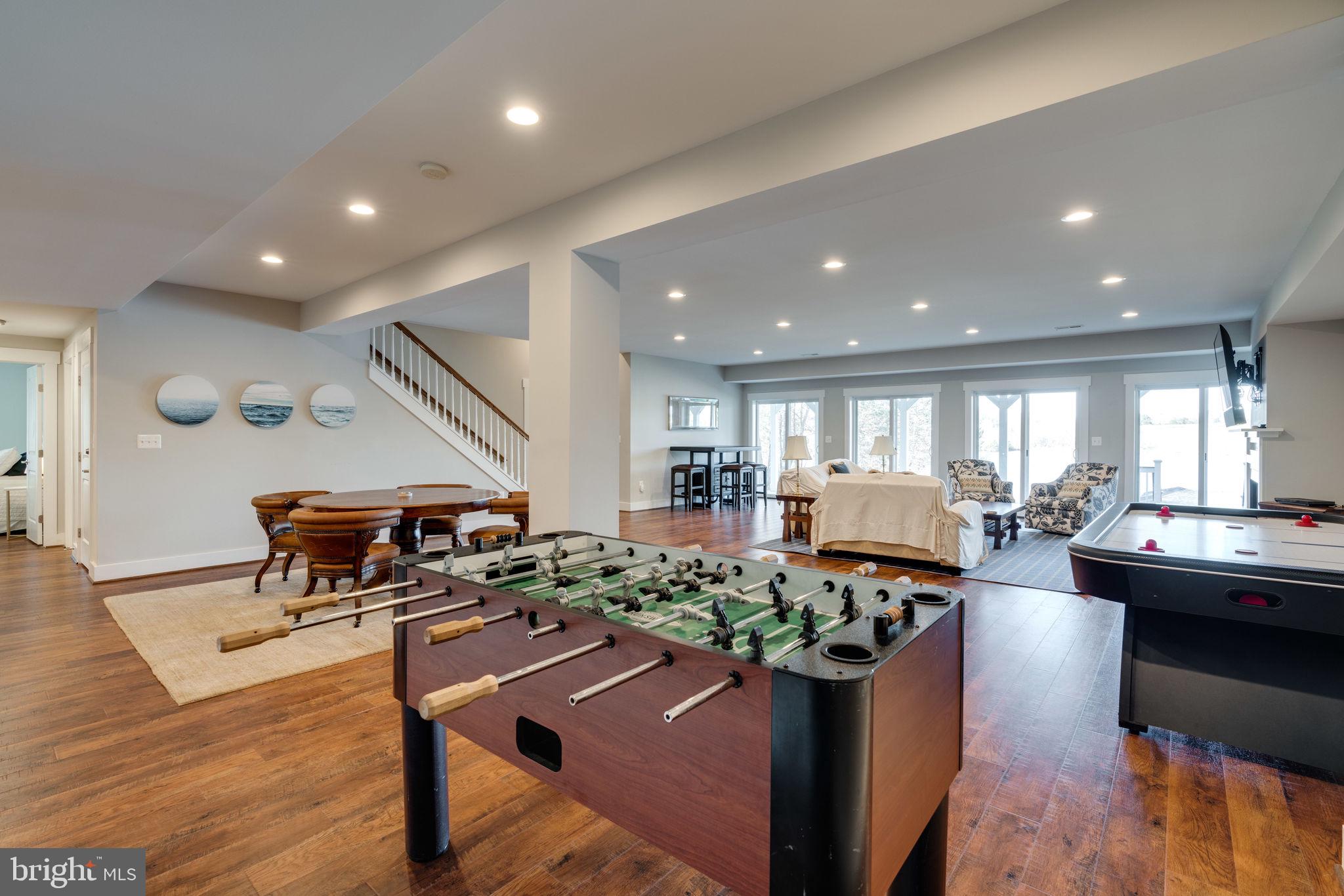 SUMMERVIEW POINT - Residential