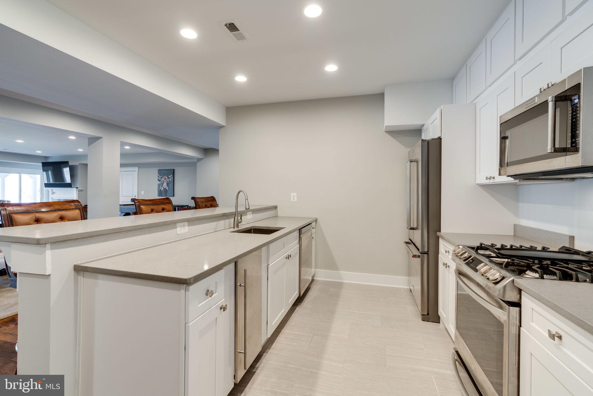 SUMMERVIEW POINT - Residential