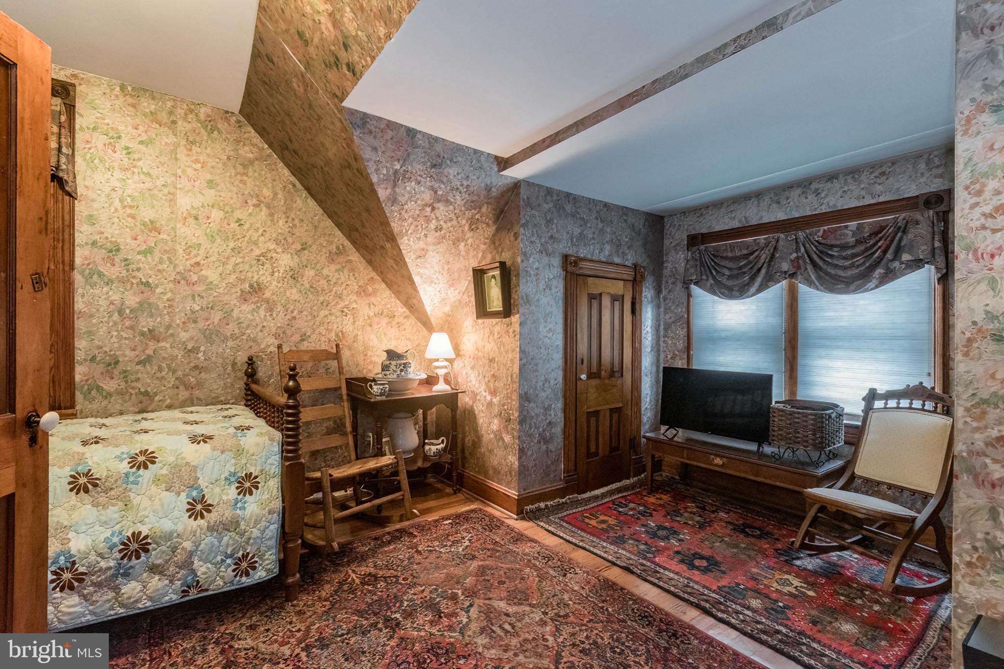 TOWN OF HEDGESVILLE - Residential