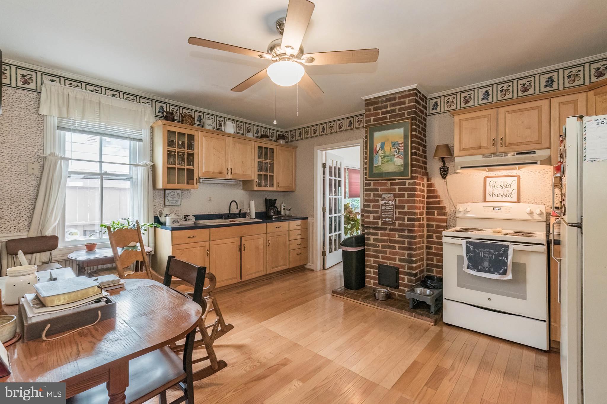 TOWN OF HEDGESVILLE - Residential