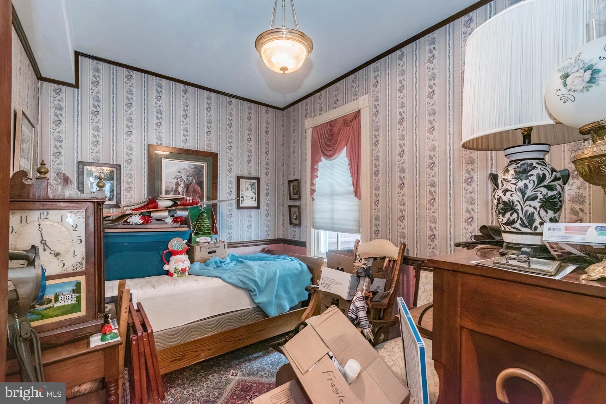 TOWN OF HEDGESVILLE - Residential