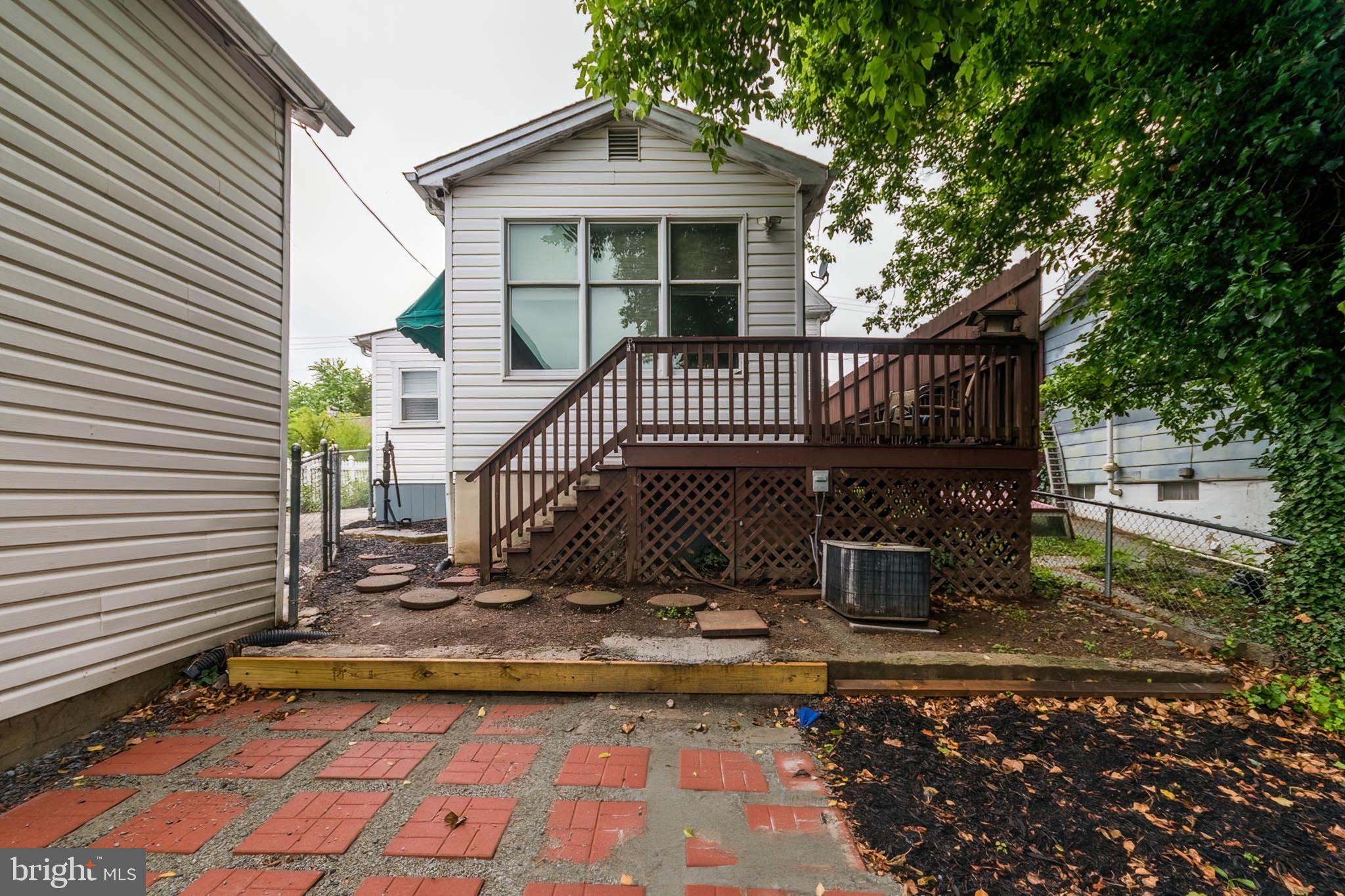 TOWN OF HEDGESVILLE - Residential