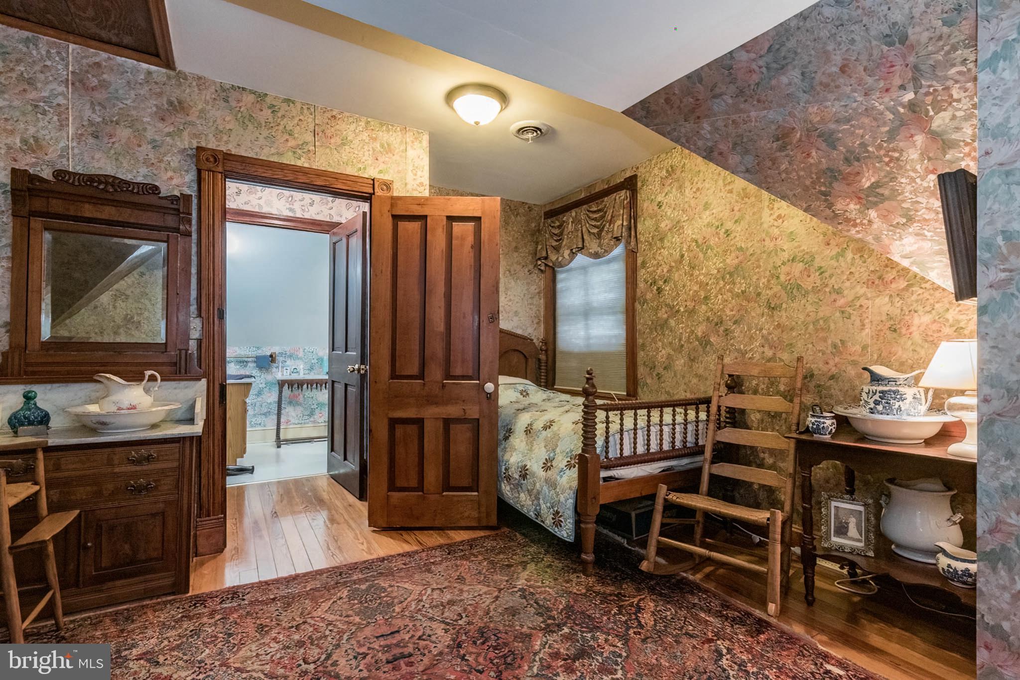 TOWN OF HEDGESVILLE - Residential