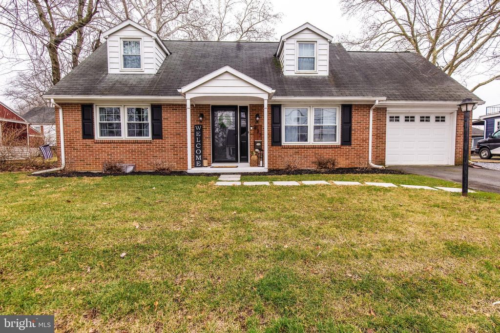 Photo of 437 WOODCREST AVE, LITITZ, PA 17543 (MLS # PALA2029572)