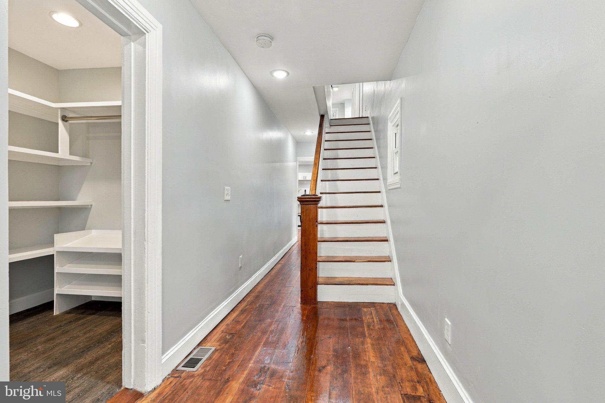 345 E WALNUT STREET