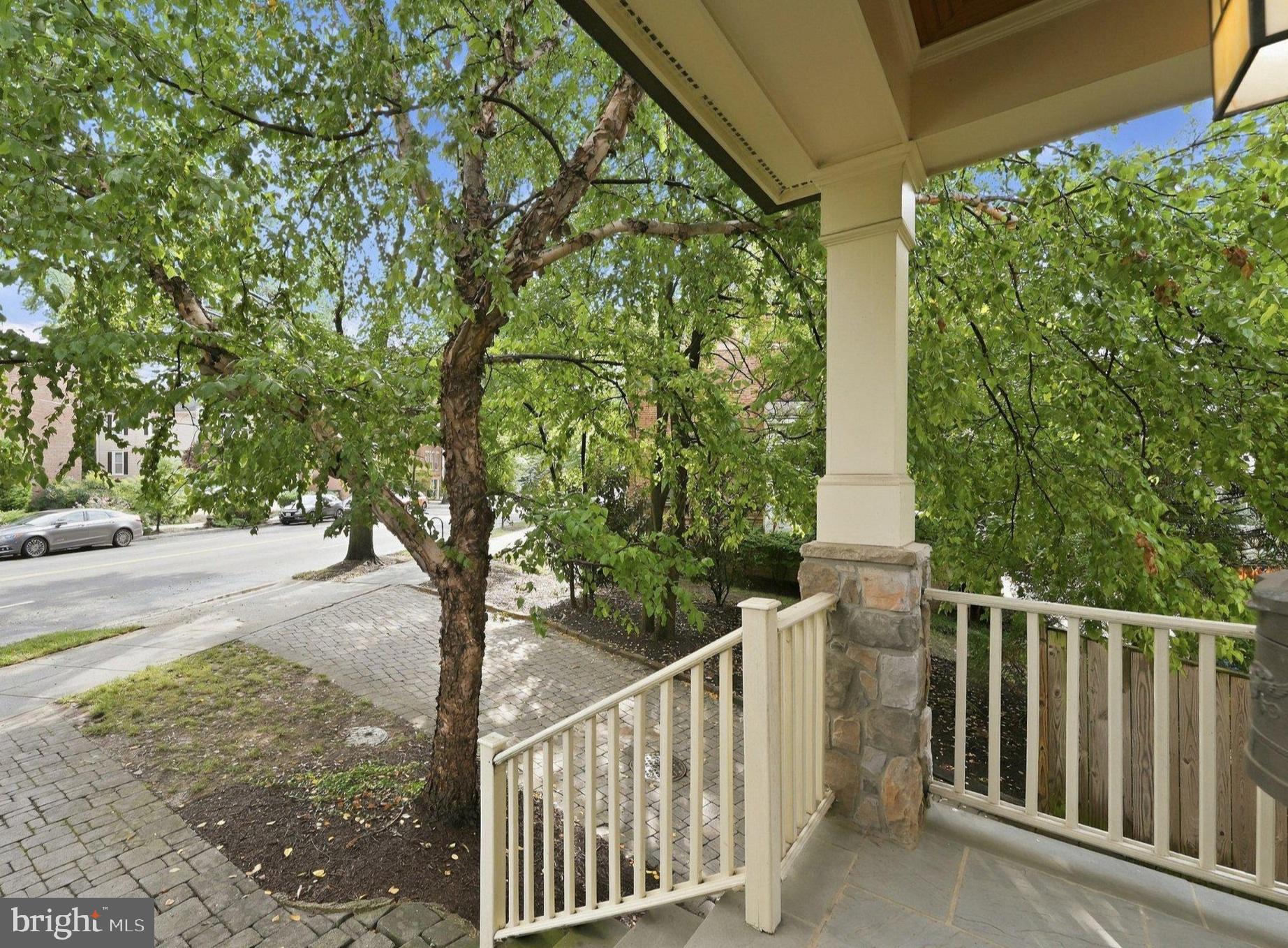4462 MACARTHUR BOULEVARD NW