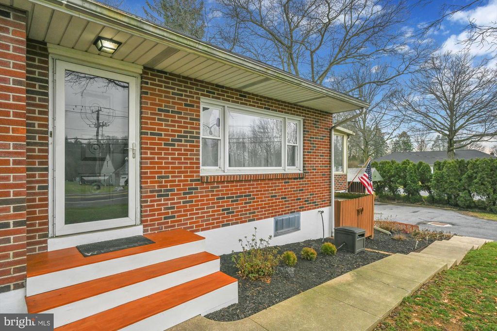 Photo of 801 FURNACE HILLS PIKE, LITITZ, PA 17543 (MLS # PALA2029610)