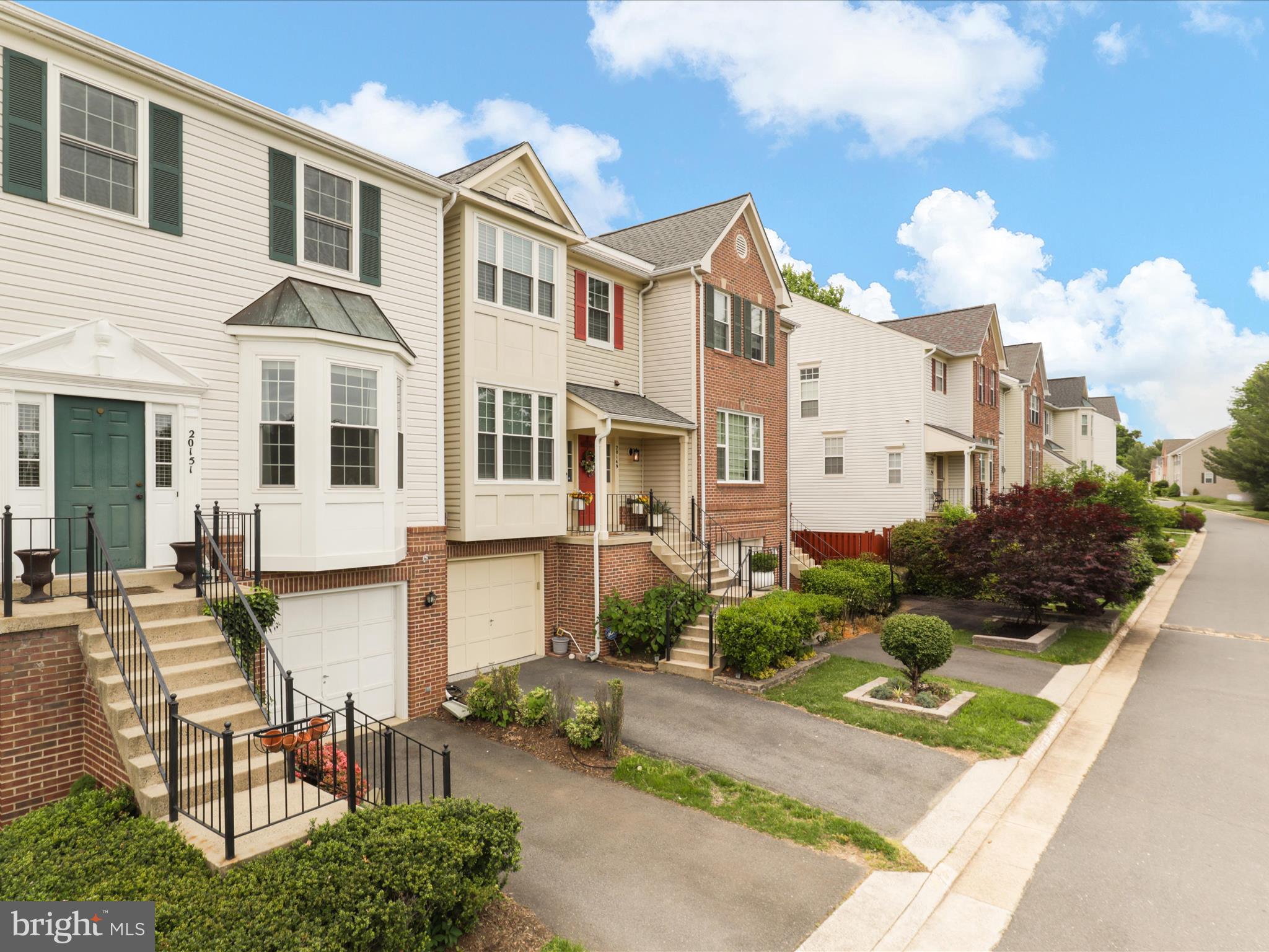 20151 HARDWOOD TERRACE