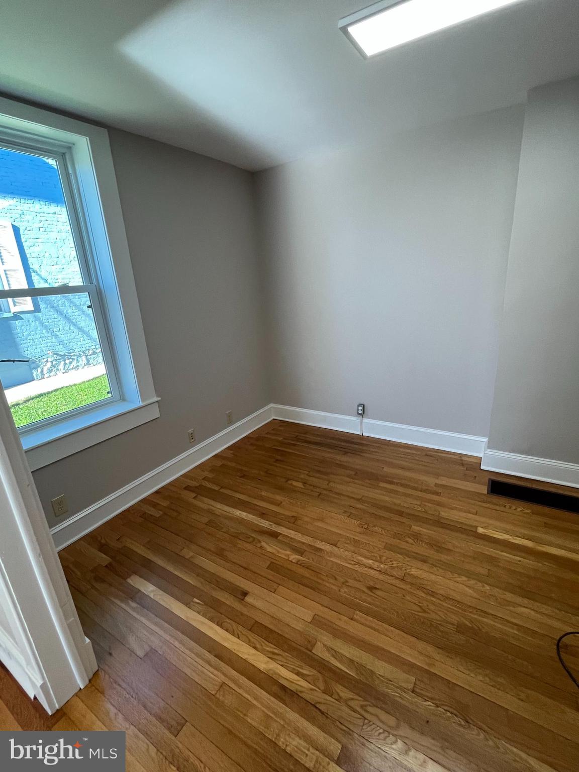 DOWNTOWN - Commercial Lease