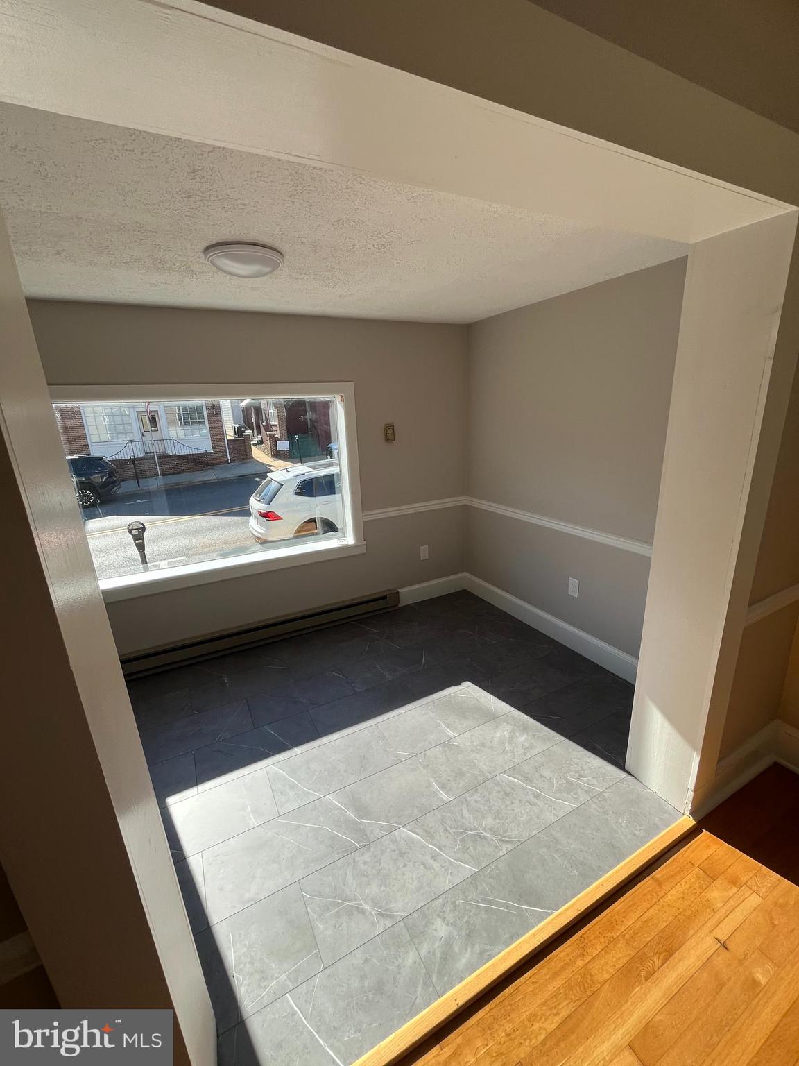 DOWNTOWN - Commercial Lease