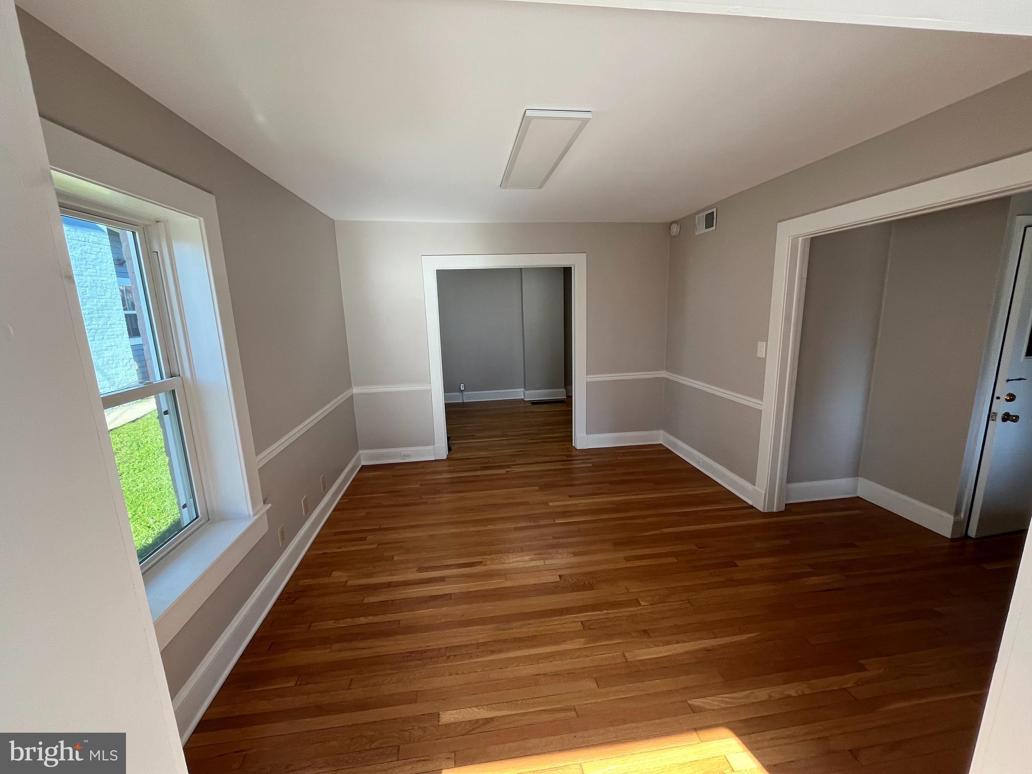 DOWNTOWN - Commercial Lease