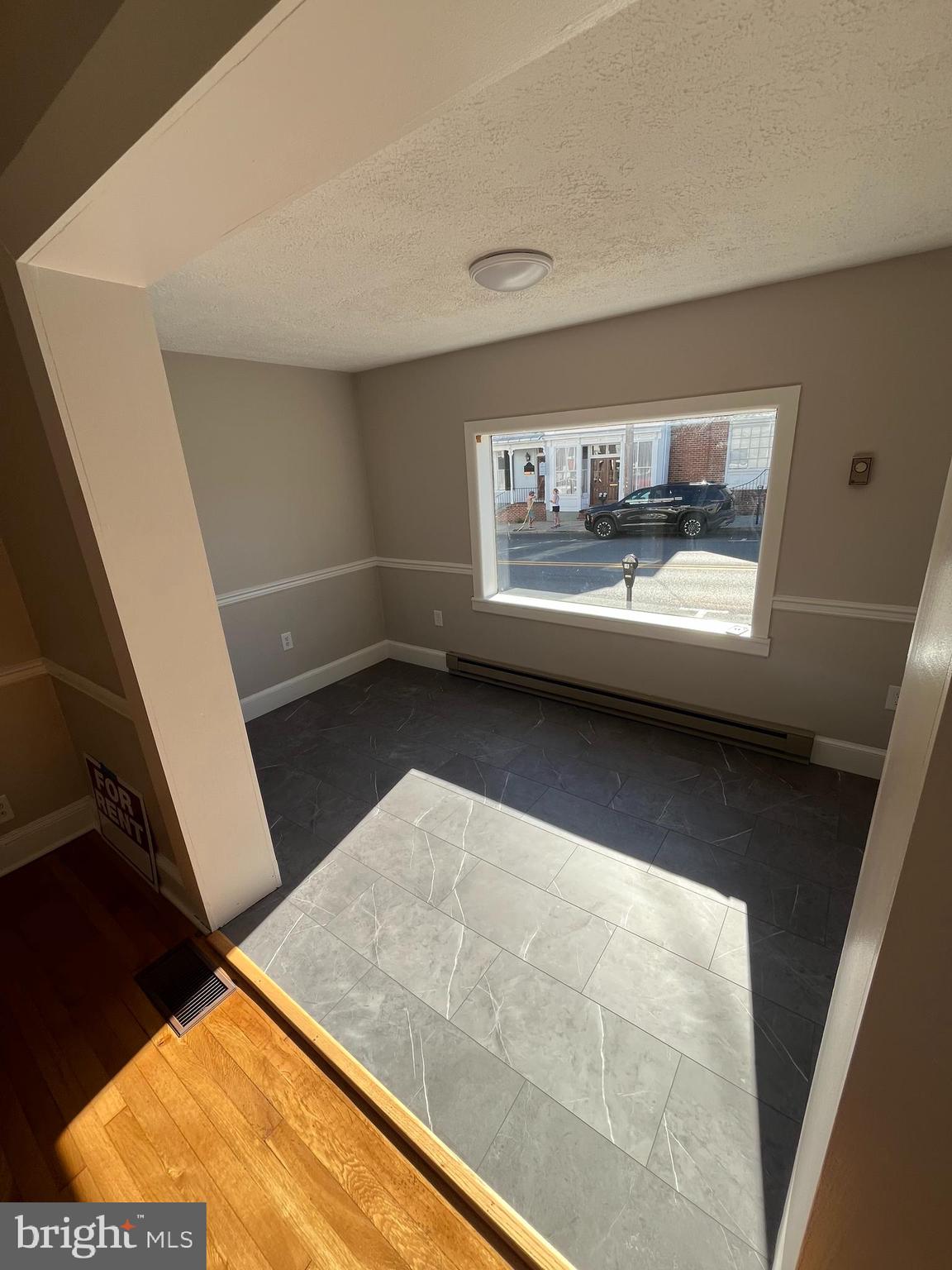 DOWNTOWN - Commercial Lease