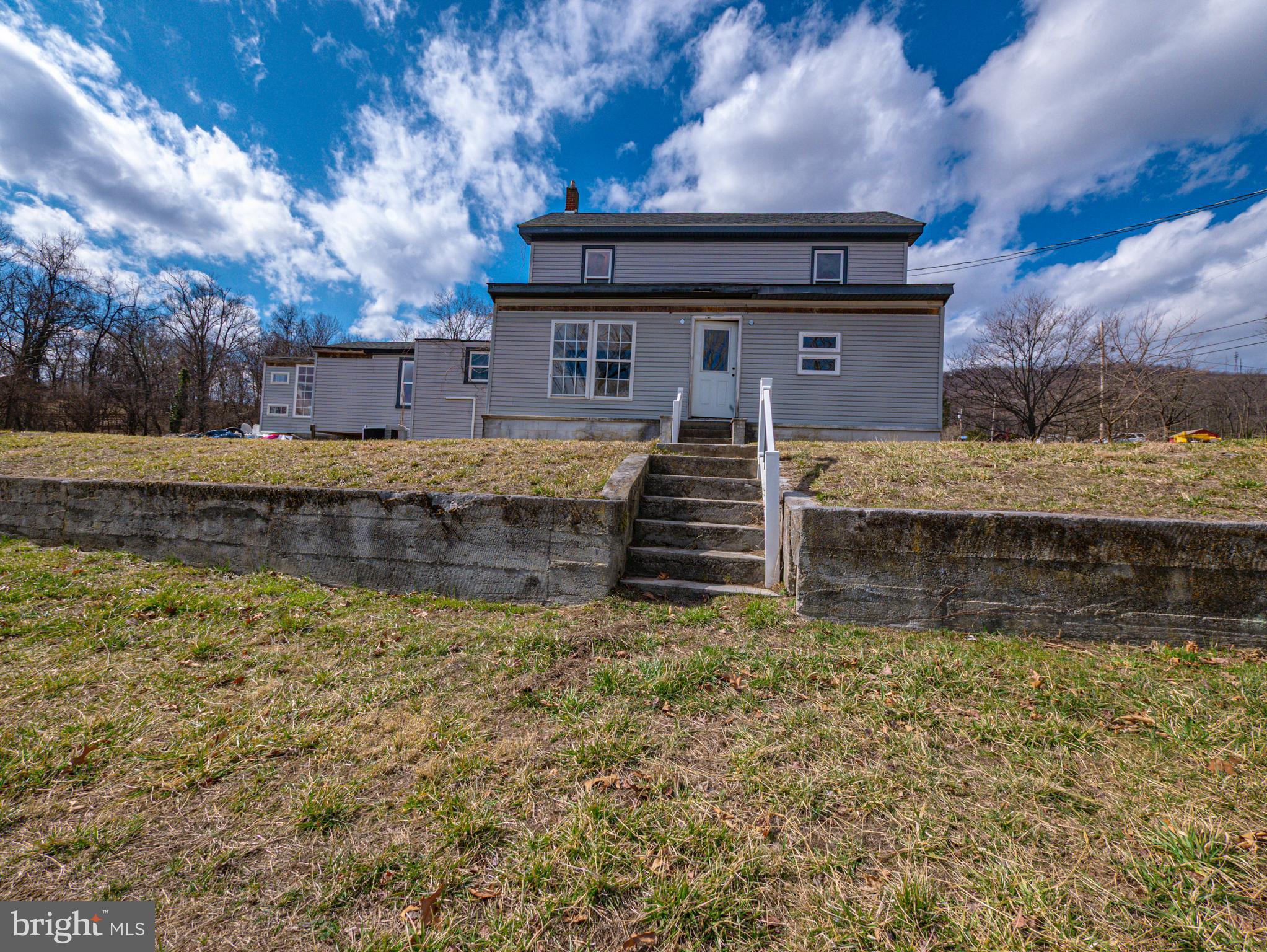 1354 LOOP ROAD