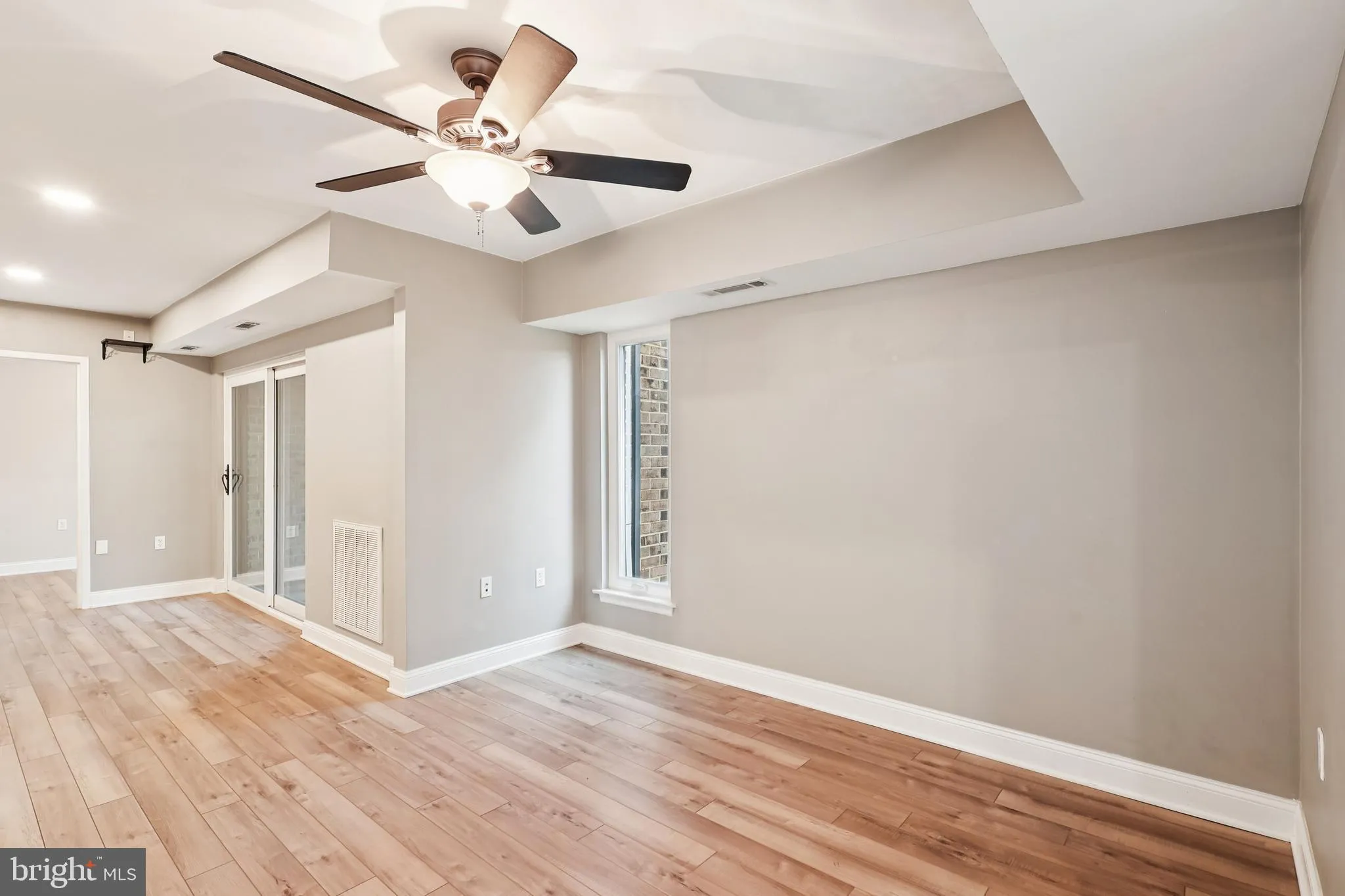 Annapolis, Maryland 21401, United States, 2 Bedrooms Bedrooms, ,2 BathroomsBathrooms,Residential,Active,239538