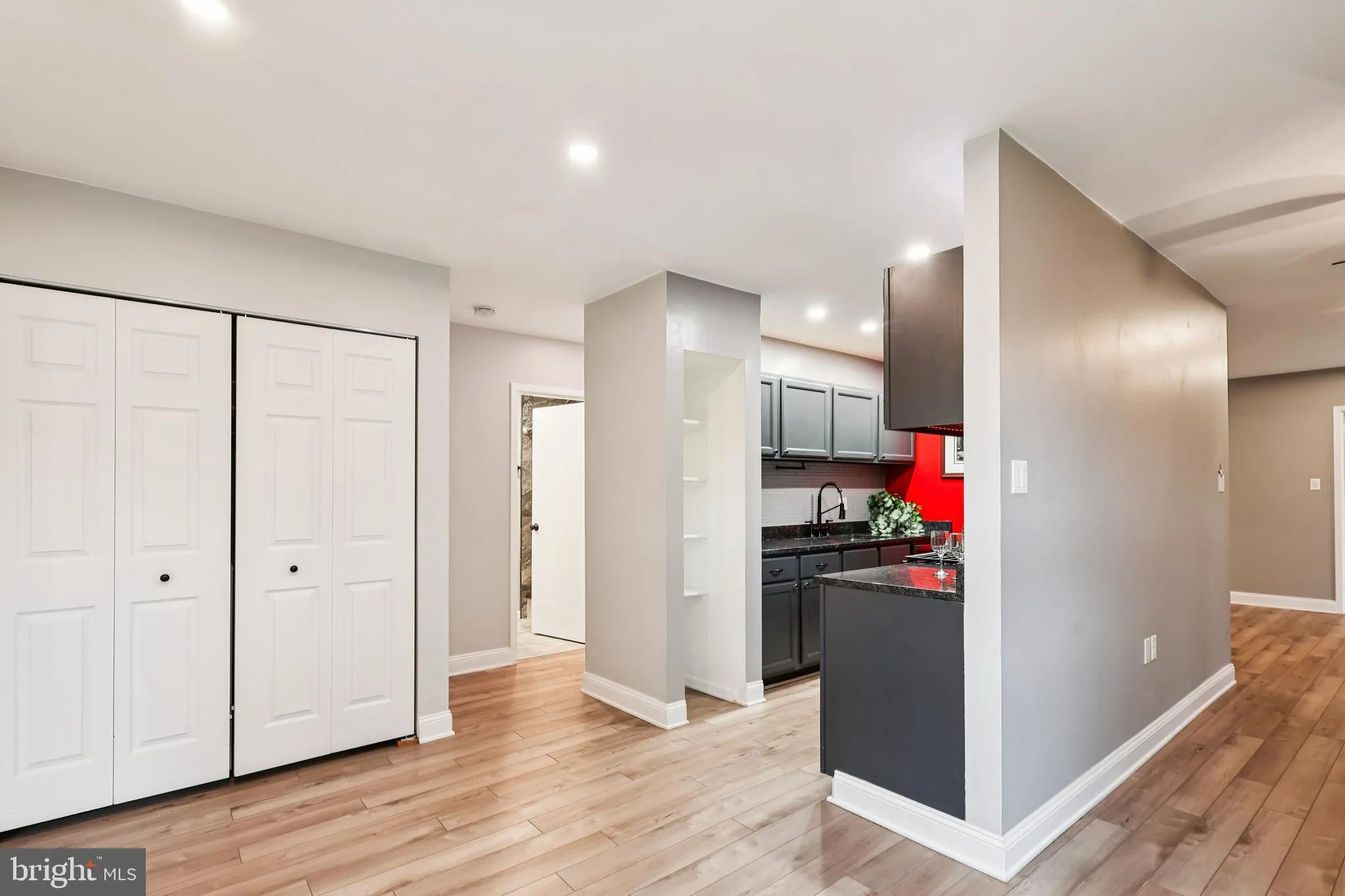 Annapolis, Maryland 21401, United States, 2 Bedrooms Bedrooms, ,2 BathroomsBathrooms,Residential,Active,239538