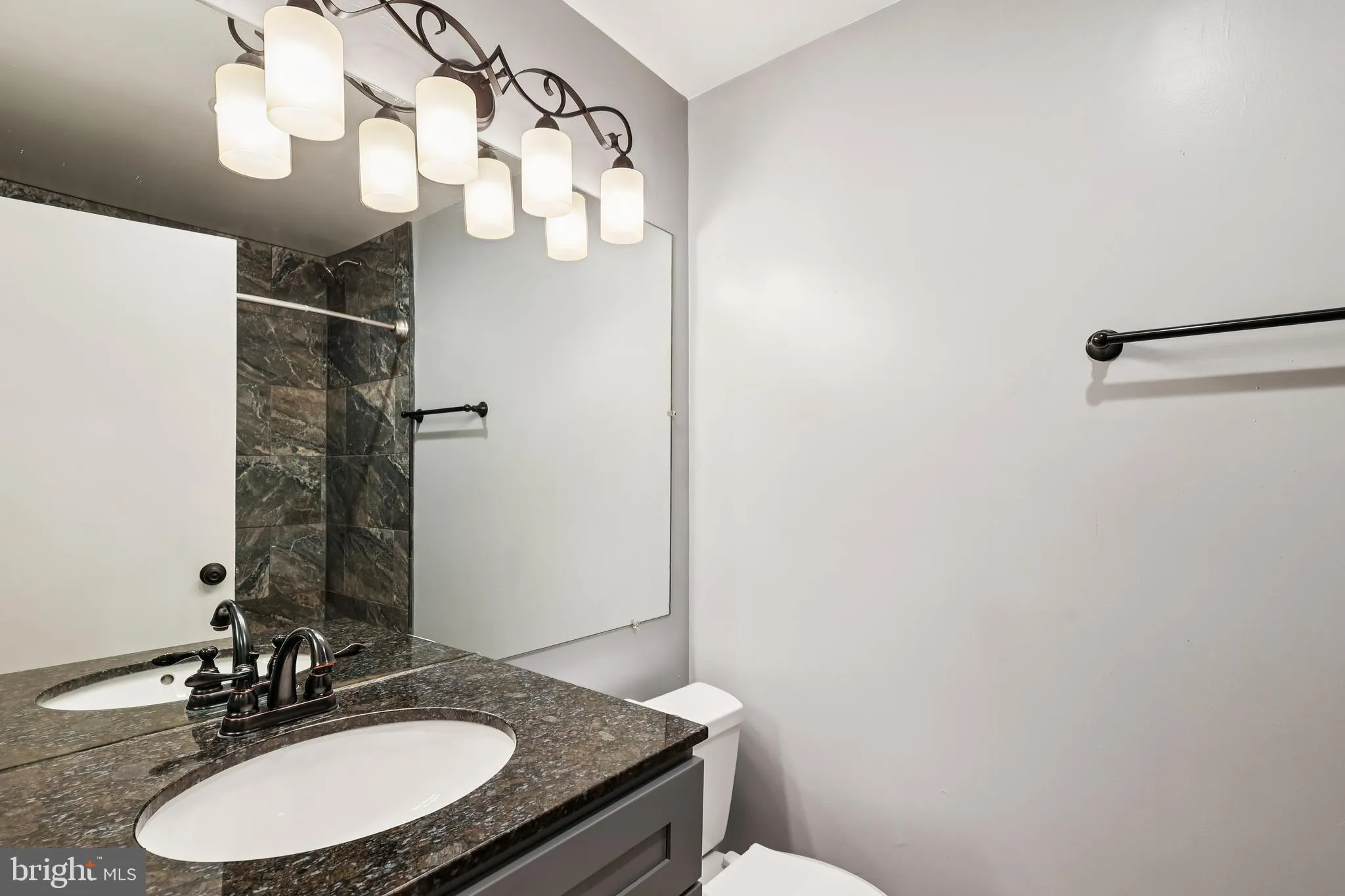 Annapolis, Maryland 21401, United States, 2 Bedrooms Bedrooms, ,2 BathroomsBathrooms,Residential,Active,239538