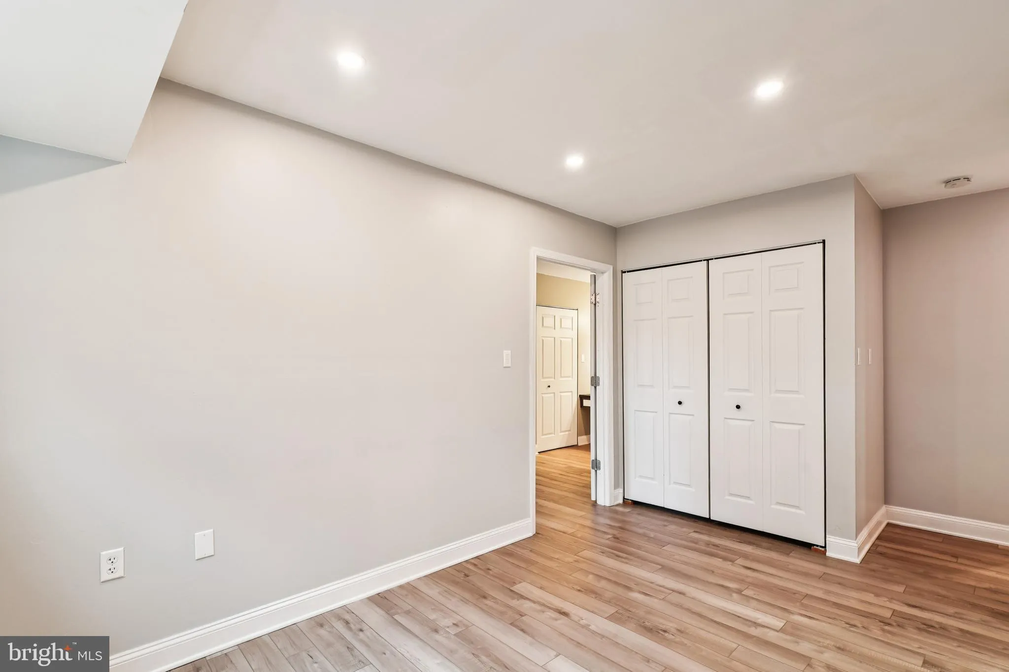 Annapolis, Maryland 21401, United States, 2 Bedrooms Bedrooms, ,2 BathroomsBathrooms,Residential,Active,239538