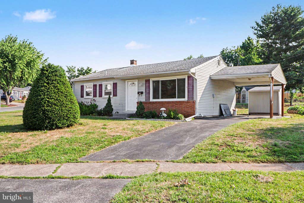 Photo of 100 Nissley Drive, MIDDLETOWN, PA 17057 (MLS # PADA2061898)