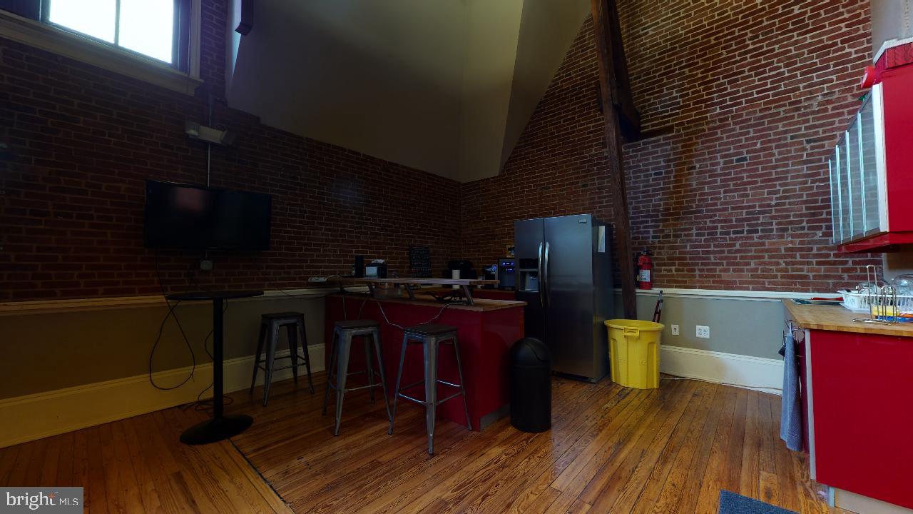 HAMPDEN HISTORIC DISTRICT - Commercial Lease