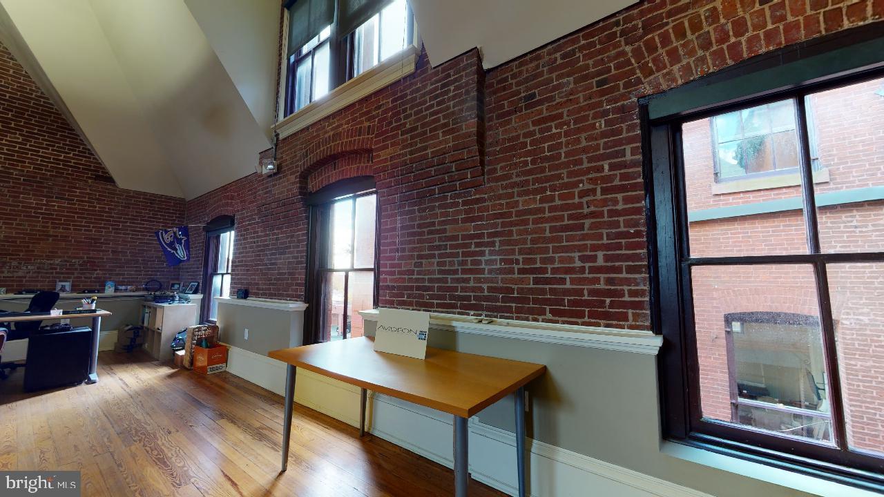 HAMPDEN HISTORIC DISTRICT - Commercial Lease