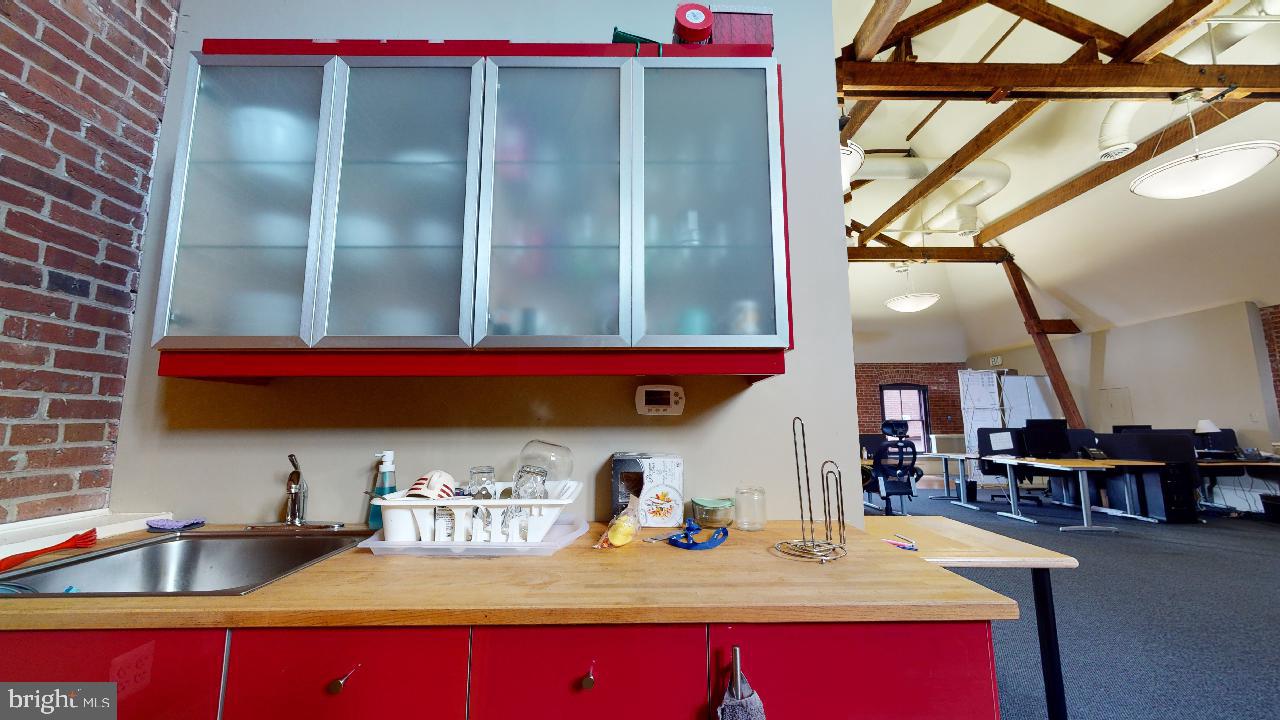 HAMPDEN HISTORIC DISTRICT - Commercial Lease