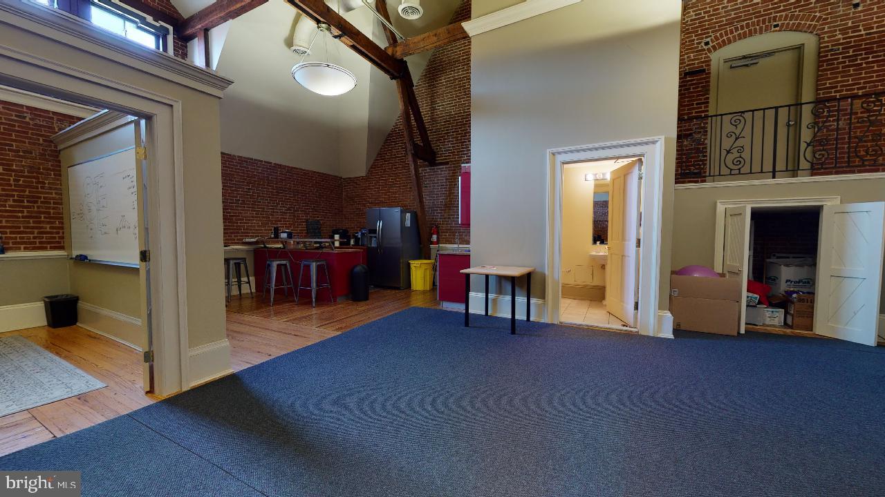 HAMPDEN HISTORIC DISTRICT - Commercial Lease