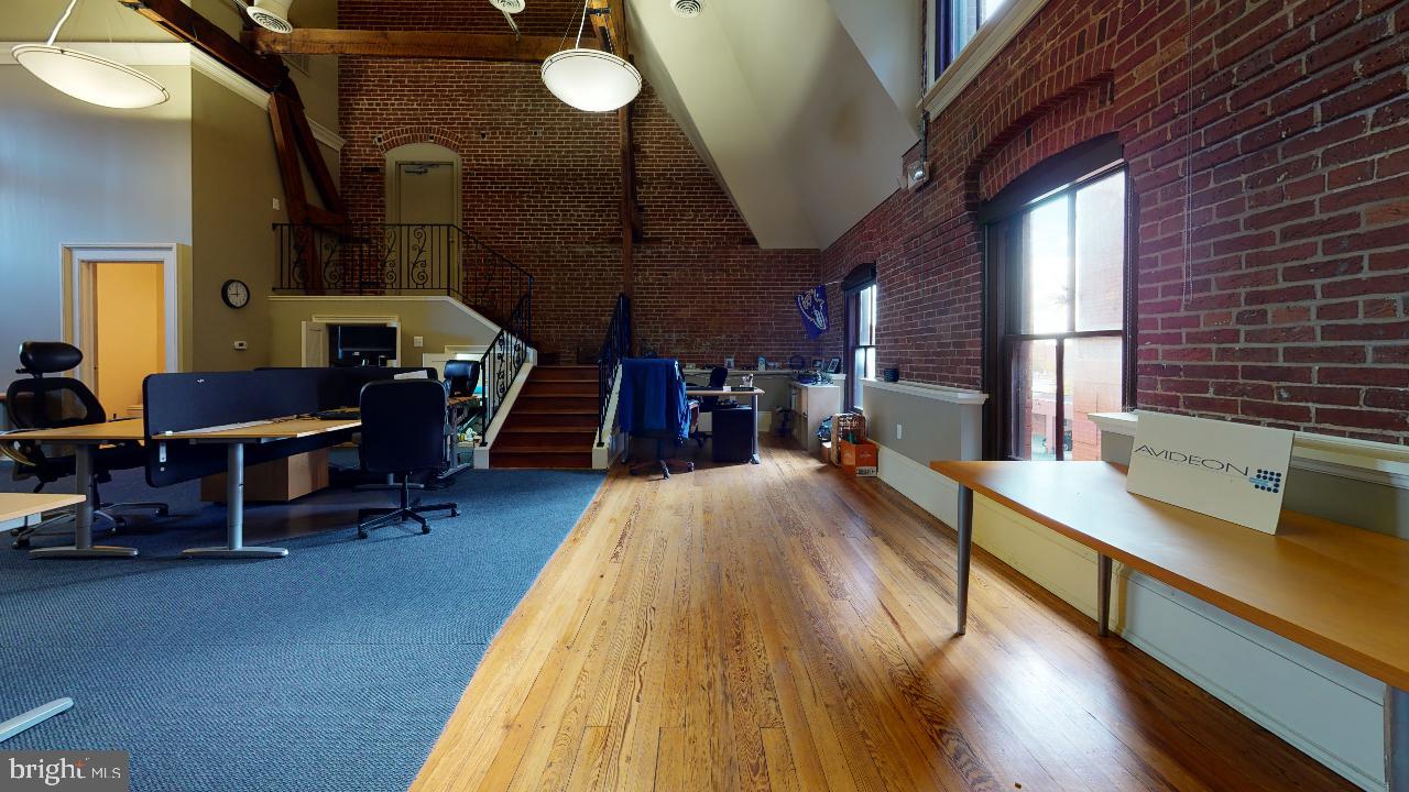 HAMPDEN HISTORIC DISTRICT - Commercial Lease