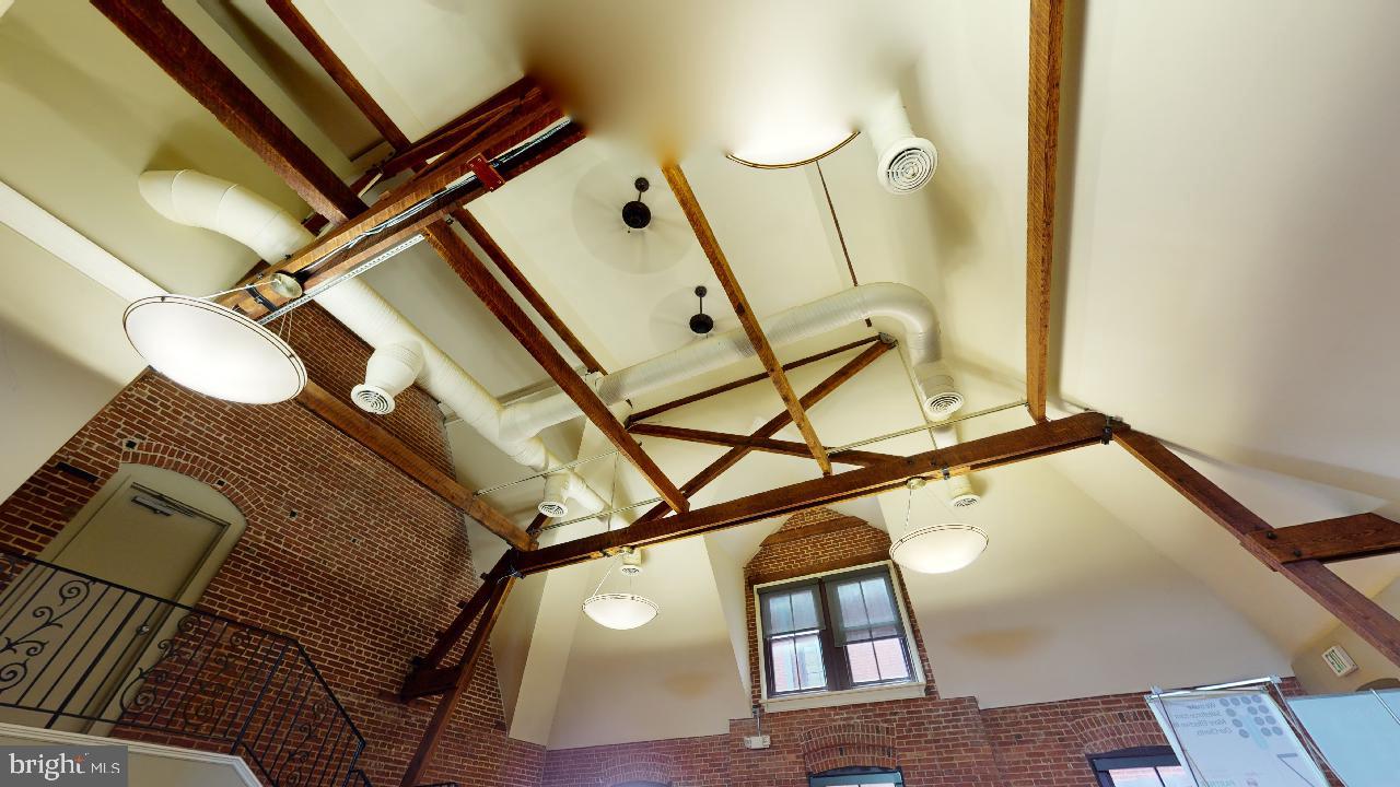 HAMPDEN HISTORIC DISTRICT - Commercial Lease