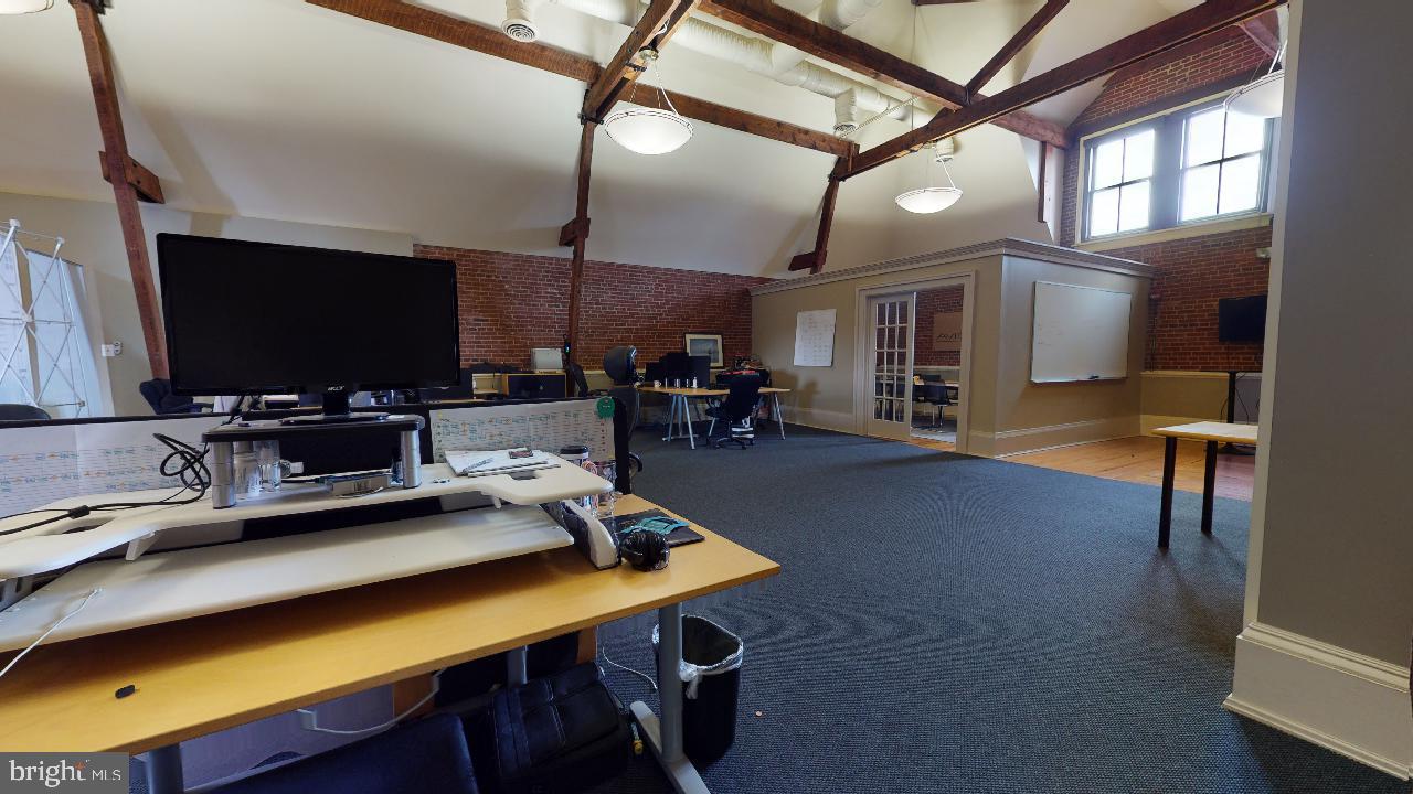 HAMPDEN HISTORIC DISTRICT - Commercial Lease