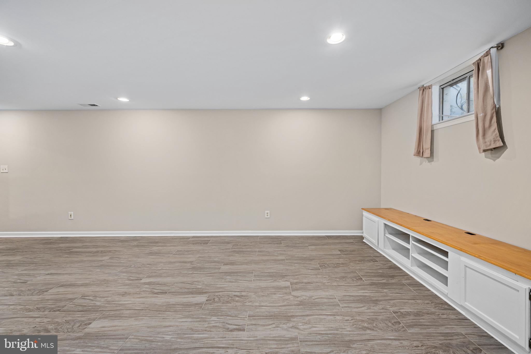 HAMPTON OAKS - Residential