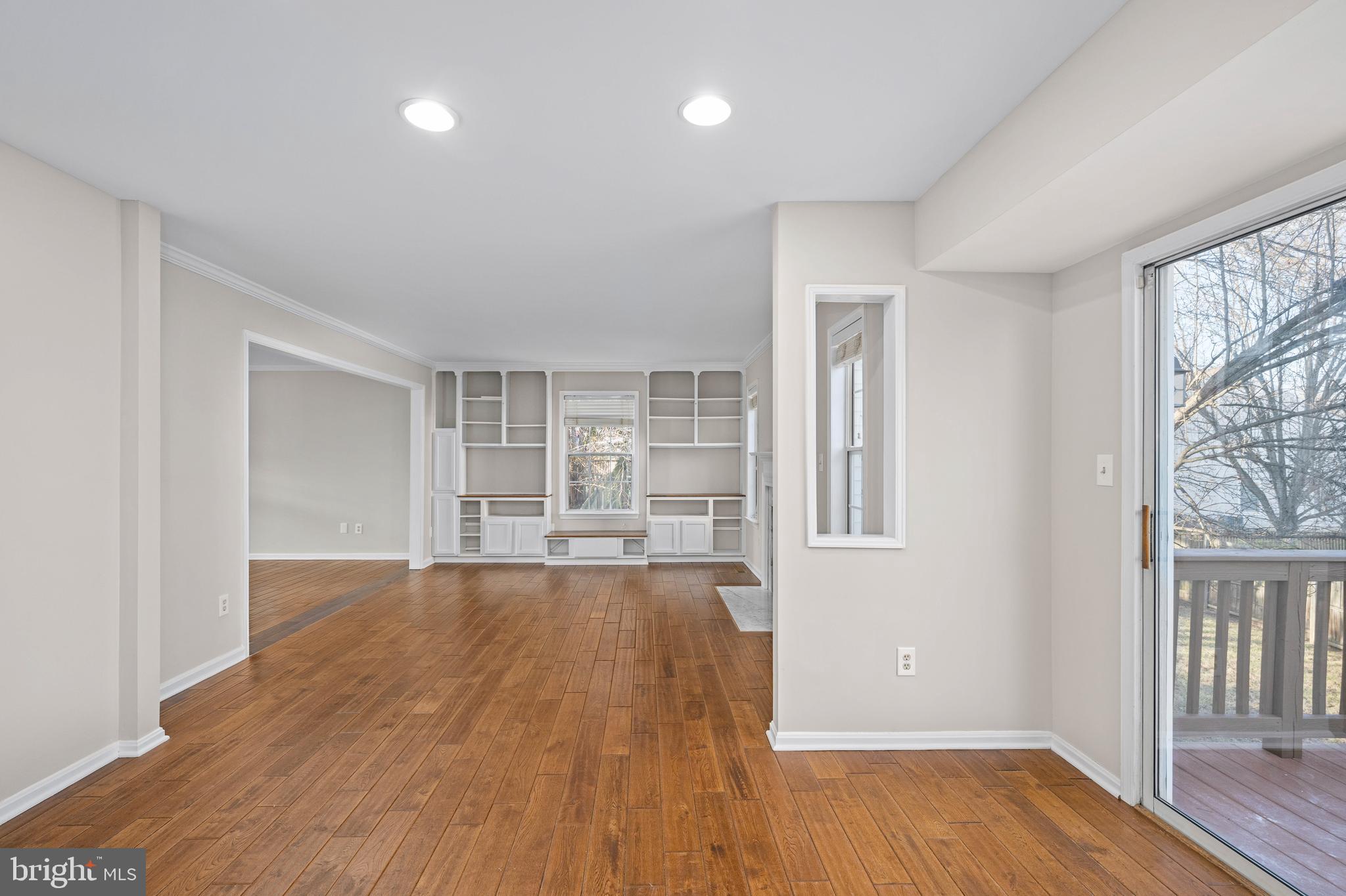 HAMPTON OAKS - Residential