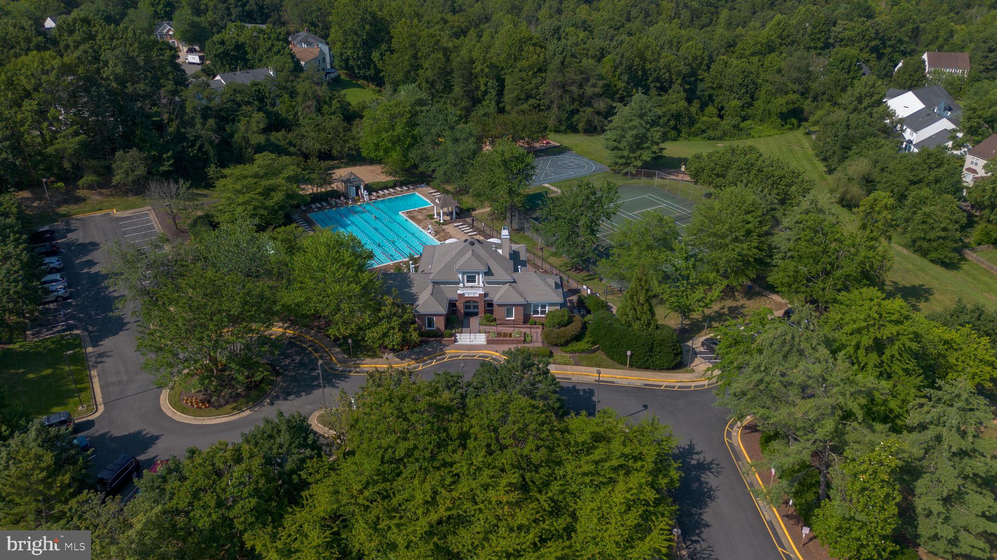 HAMPTON OAKS - Residential