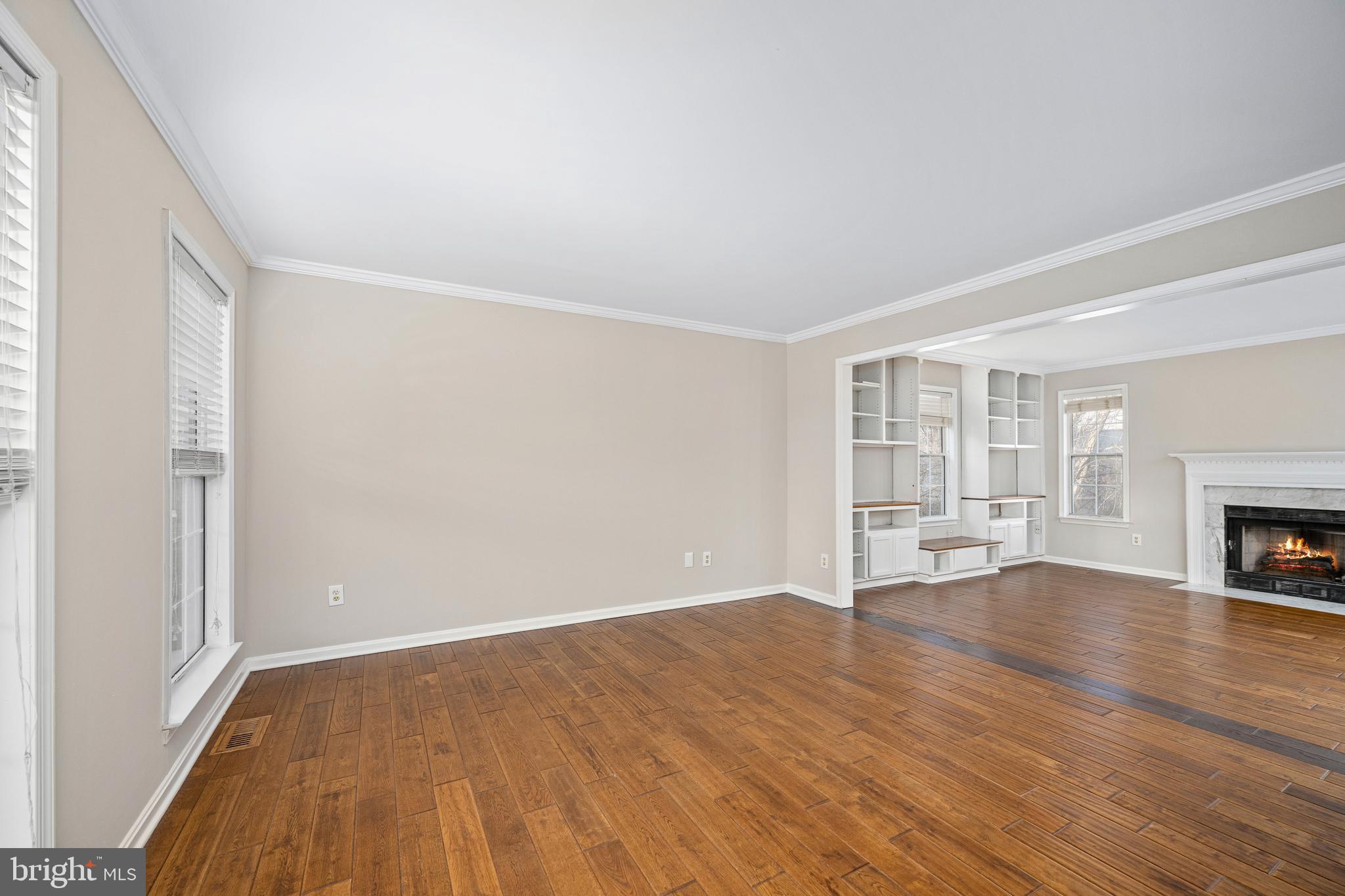 HAMPTON OAKS - Residential